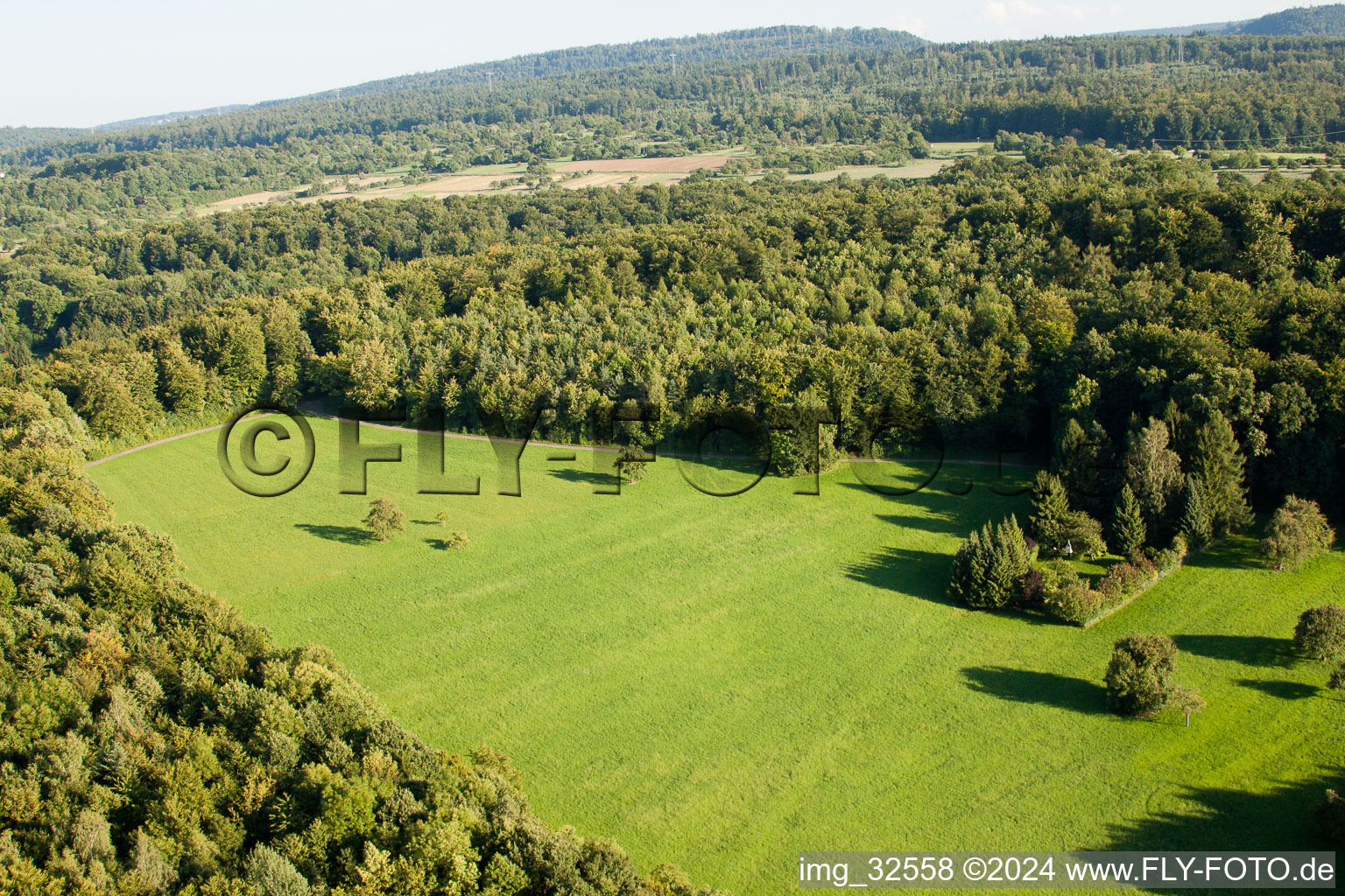 Réserve naturelle de Kettelbachtal à le quartier Obernhausen in Birkenfeld dans le département Bade-Wurtemberg, Allemagne vue du ciel