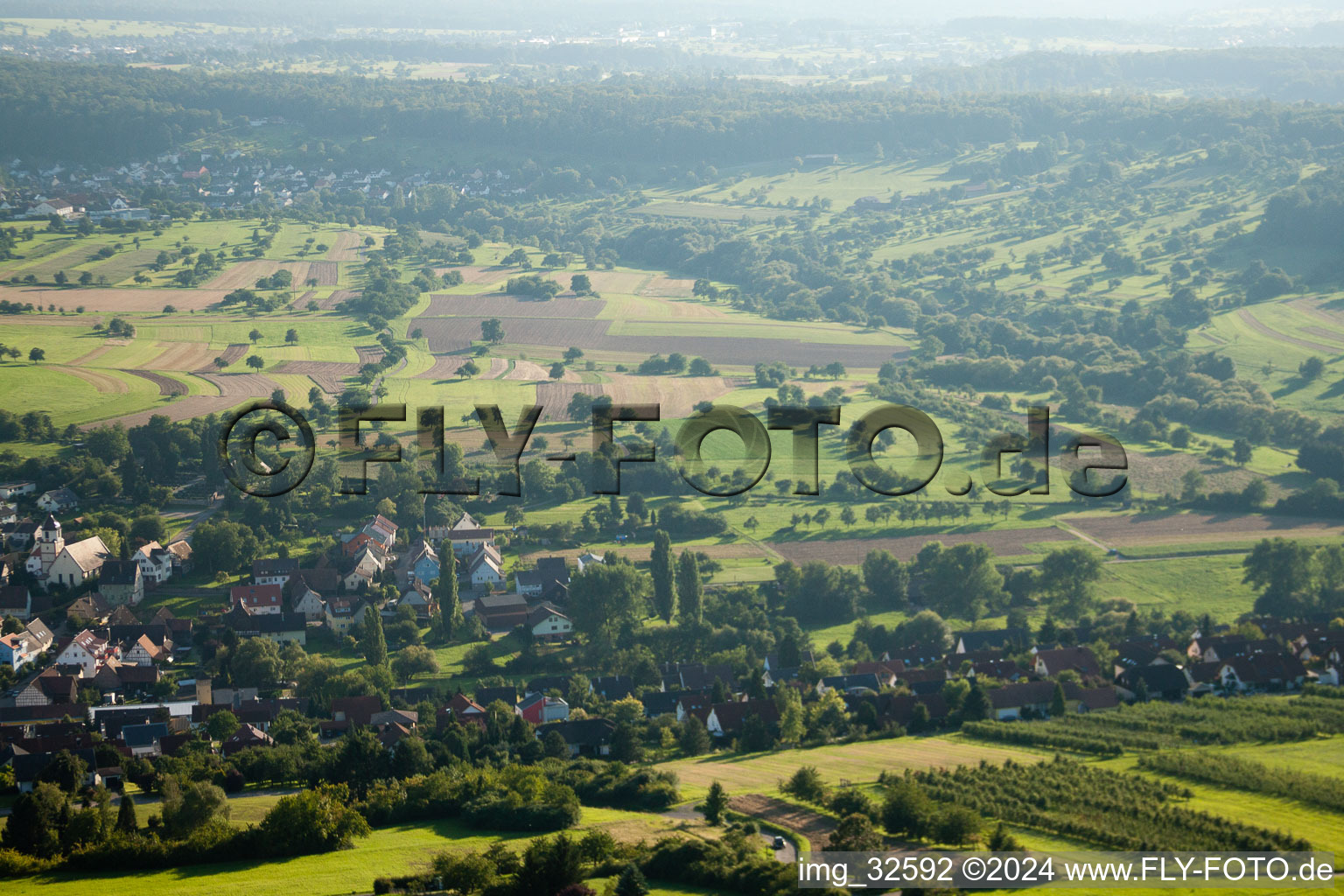 Enregistrement par drone de Quartier Obernhausen in Birkenfeld dans le département Bade-Wurtemberg, Allemagne