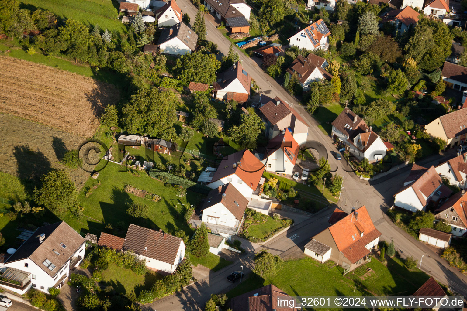 Vue oblique de Quartier Obernhausen in Birkenfeld dans le département Bade-Wurtemberg, Allemagne