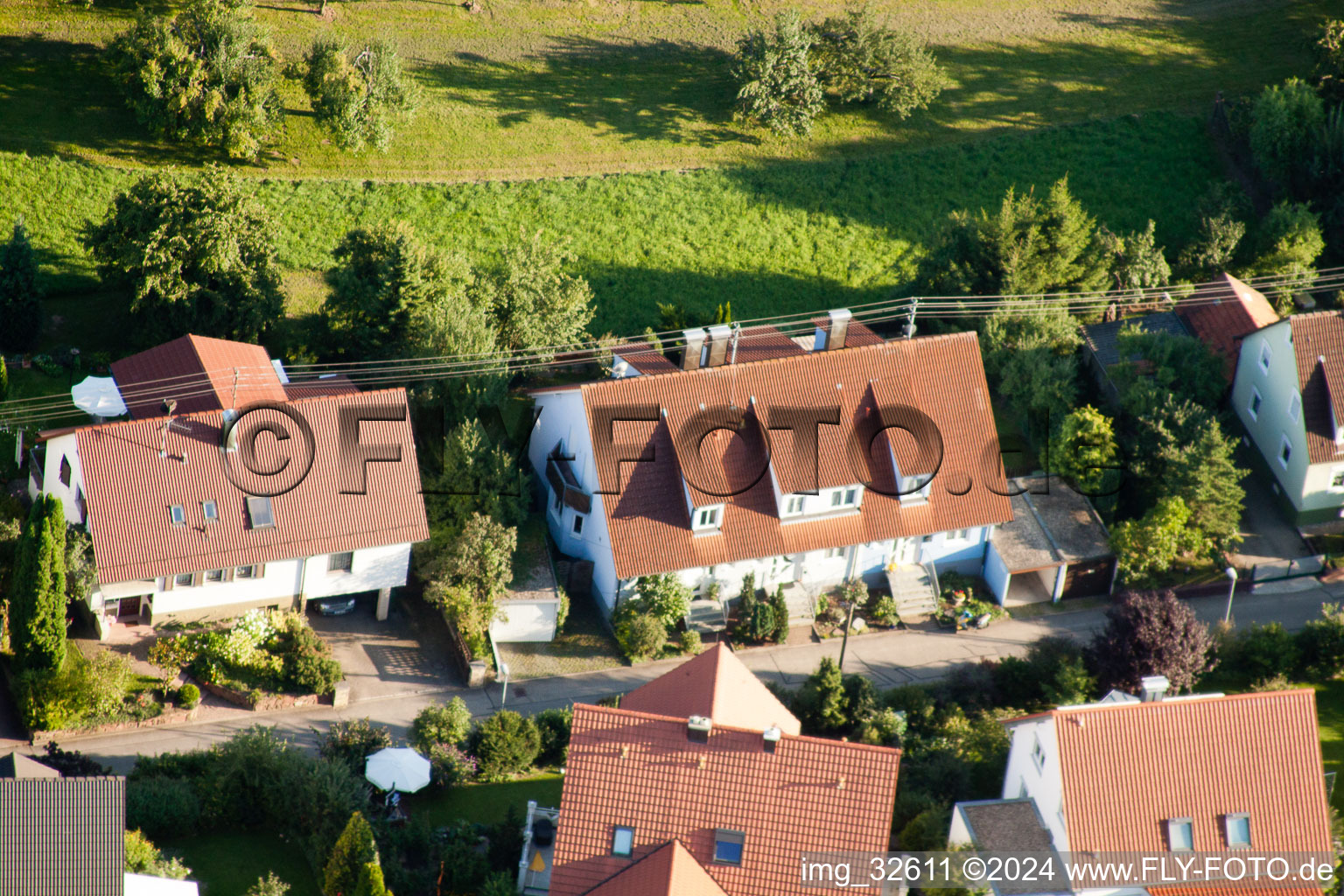 Quartier Gräfenhausen in Birkenfeld dans le département Bade-Wurtemberg, Allemagne du point de vue du drone