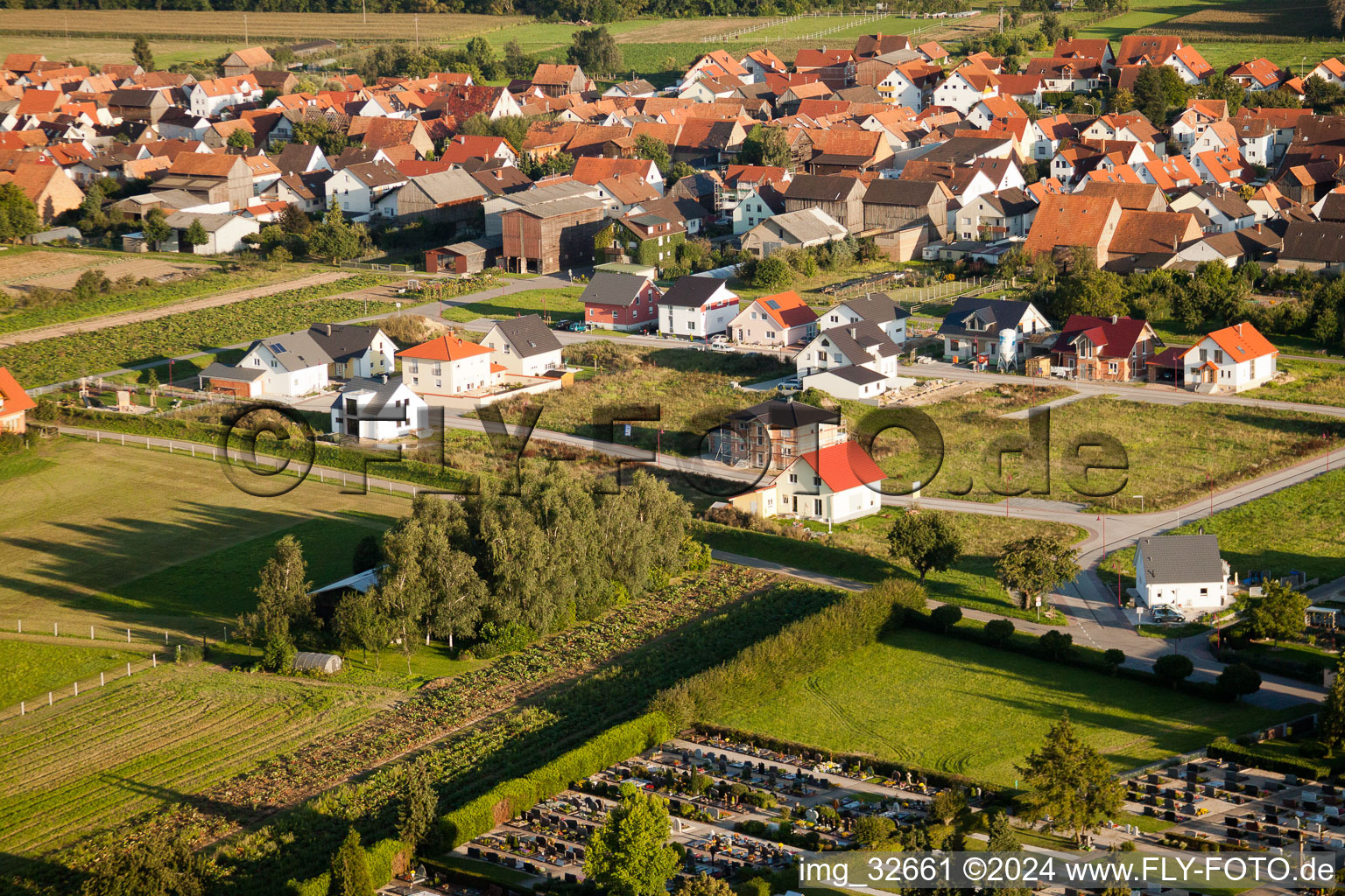 Vue aérienne de Nouvelle zone de développement à Hatzenbühl dans le département Rhénanie-Palatinat, Allemagne