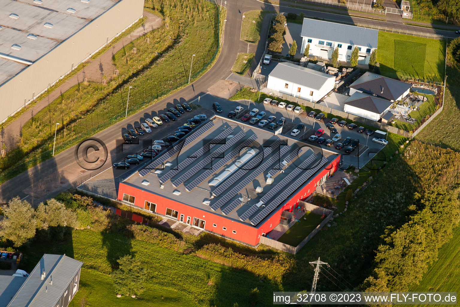 Photographie aérienne de Zone commerciale Horst, Bienwald-Fitness World à le quartier Minderslachen in Kandel dans le département Rhénanie-Palatinat, Allemagne