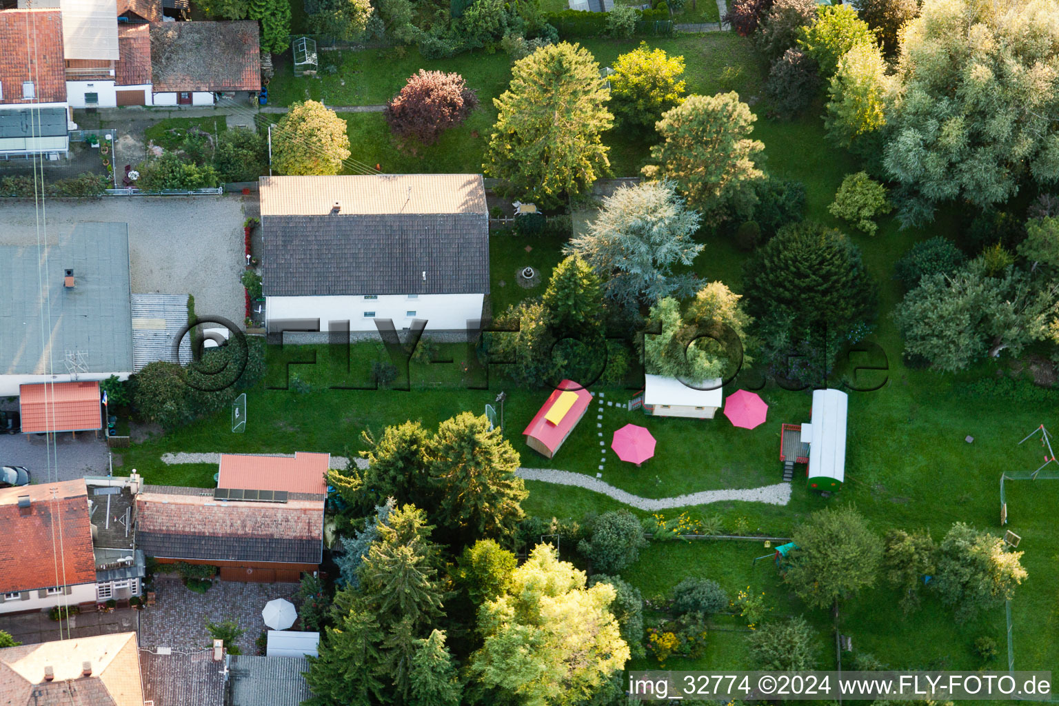 Vue aérienne de Villa Kunterbunt à Kandel dans le département Rhénanie-Palatinat, Allemagne