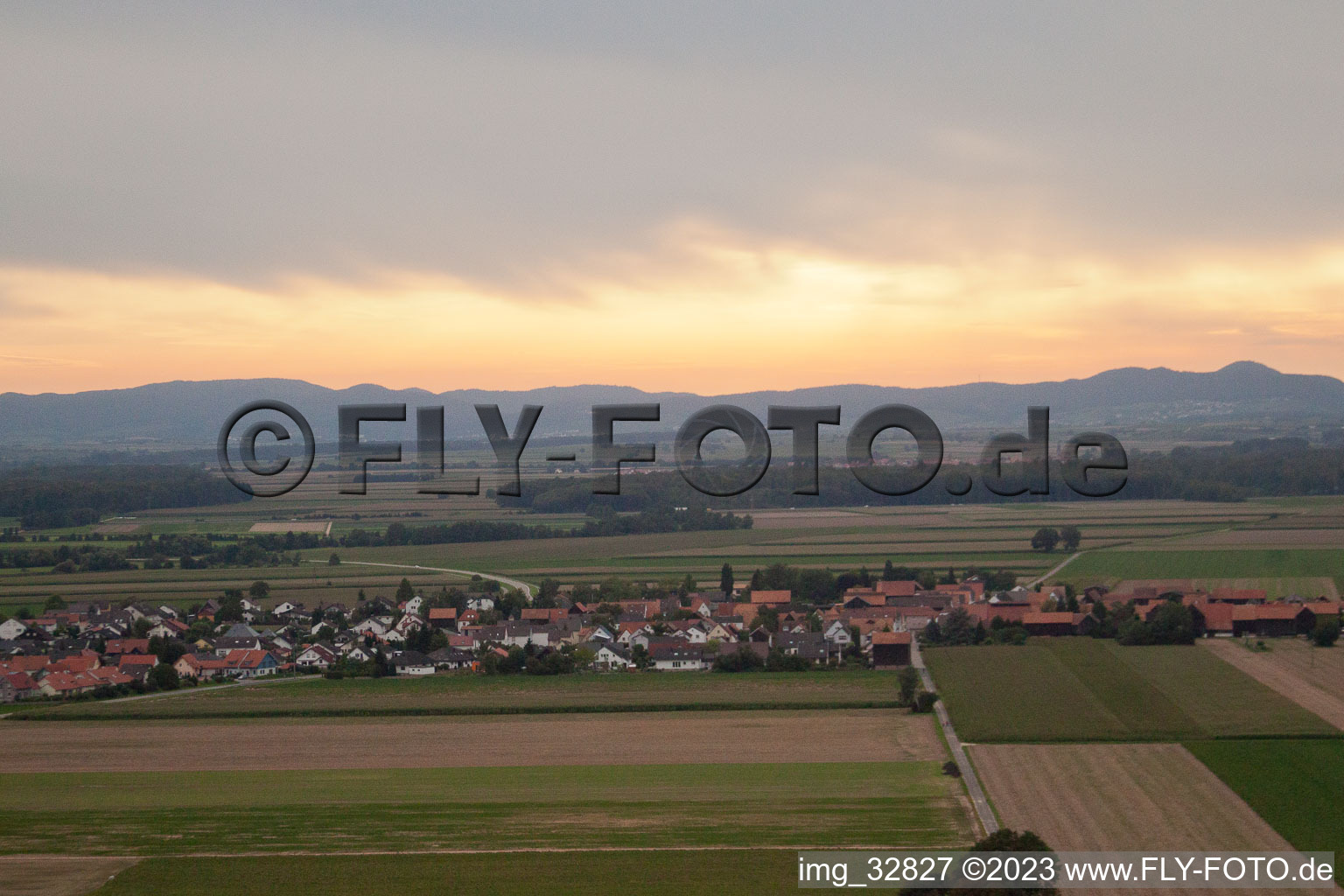 Vue oblique de Quartier Hayna in Herxheim bei Landau dans le département Rhénanie-Palatinat, Allemagne