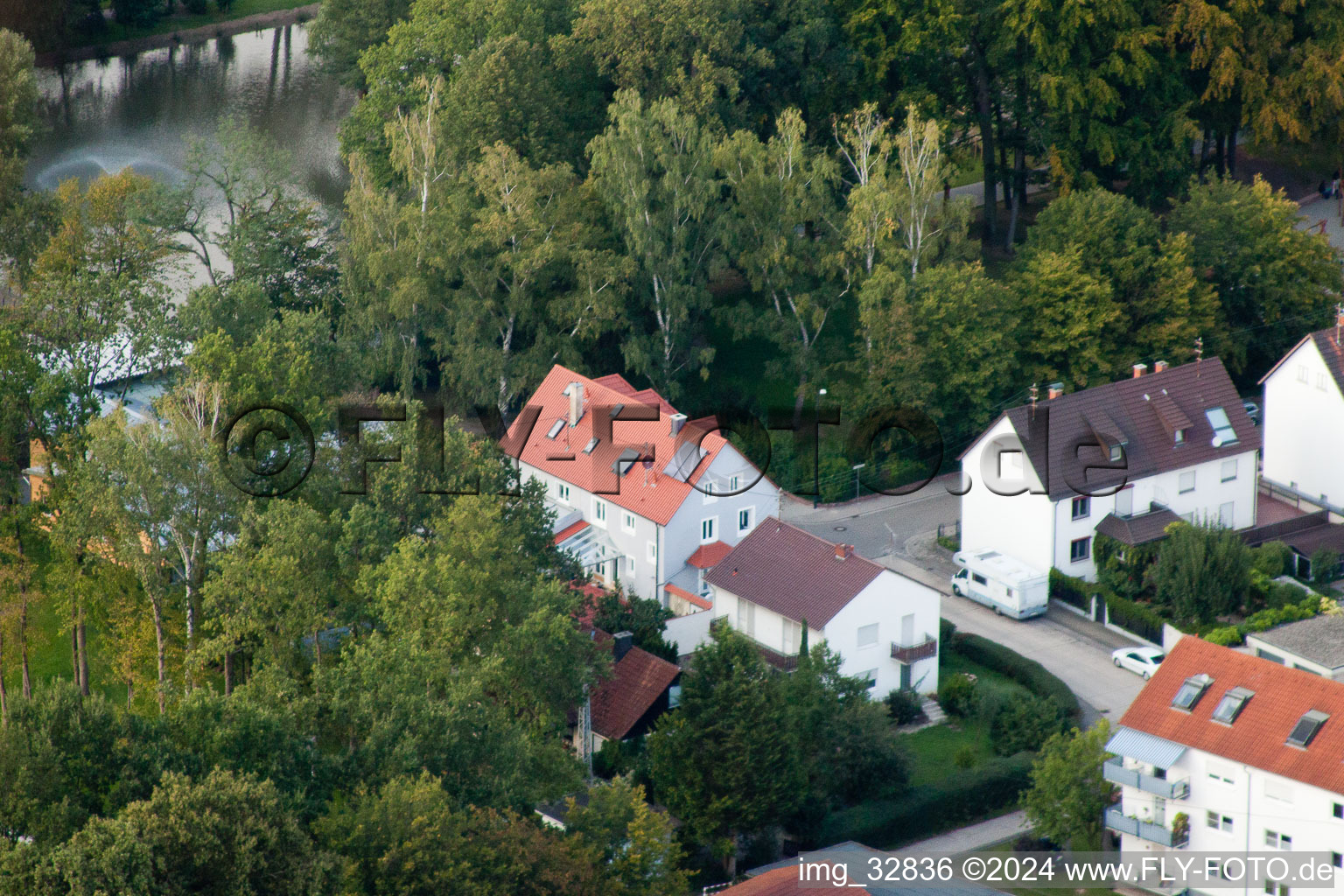 Au Schwanenweier à Kandel dans le département Rhénanie-Palatinat, Allemagne depuis l'avion