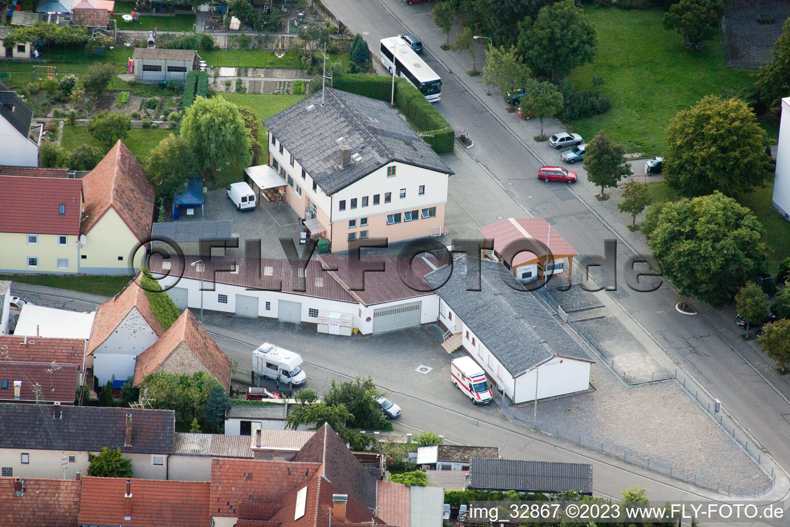 Vue aérienne de Siège de la Croix-Rouge à Kandel dans le département Rhénanie-Palatinat, Allemagne