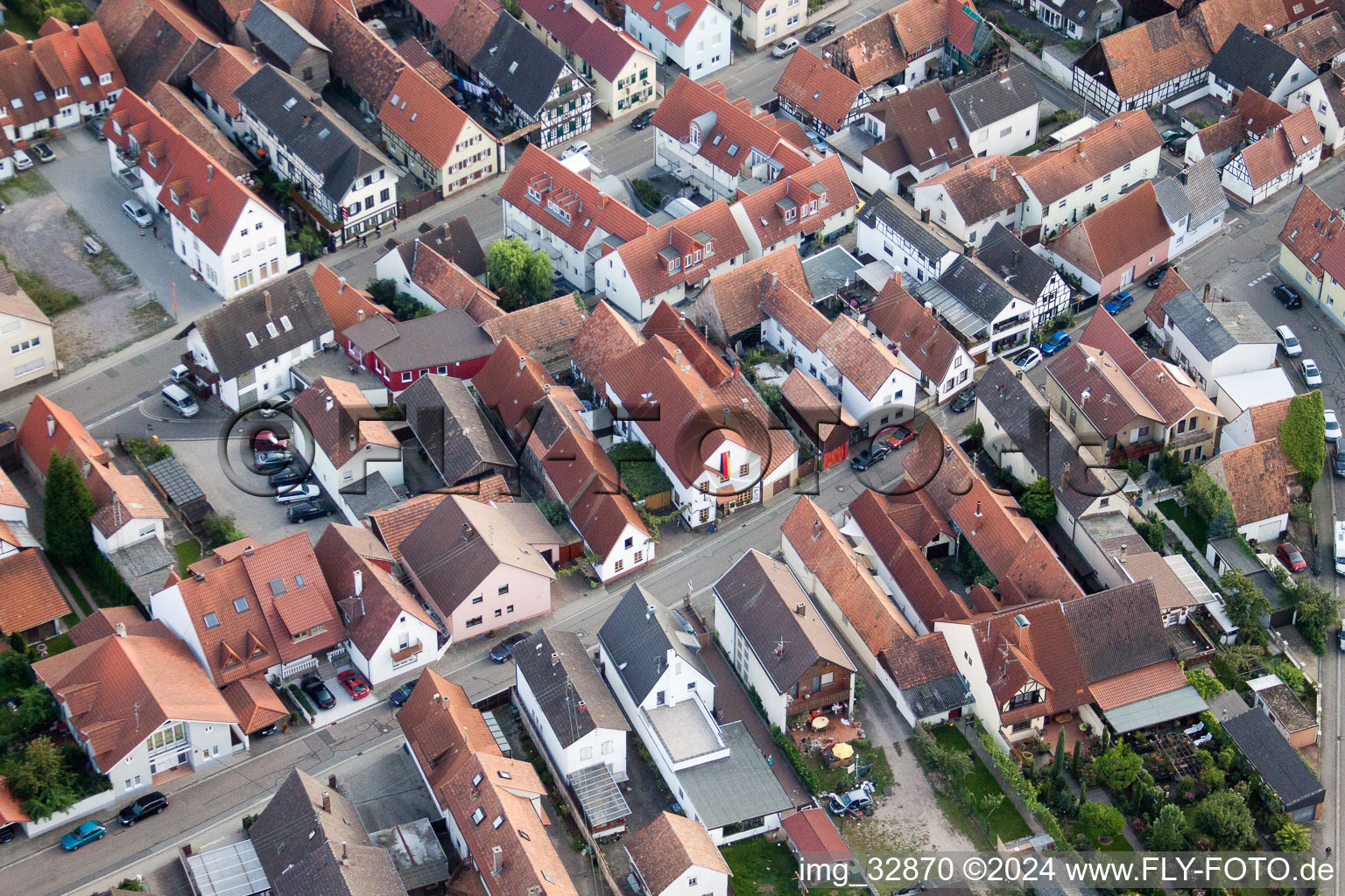 Photographie aérienne de Juiststraße, restaurant Zum Schlodderr à Kandel dans le département Rhénanie-Palatinat, Allemagne