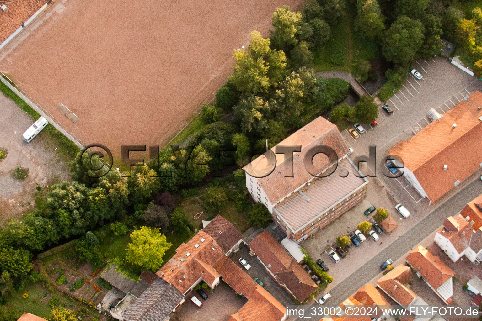 Vue aérienne de Centre communautaire du village « Klincksche Mühle » à le quartier Godramstein in Landau in der Pfalz dans le département Rhénanie-Palatinat, Allemagne