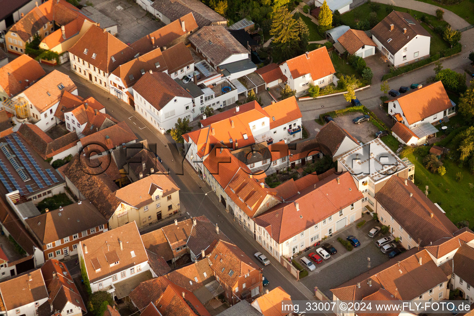 Quartier Godramstein in Landau in der Pfalz dans le département Rhénanie-Palatinat, Allemagne du point de vue du drone