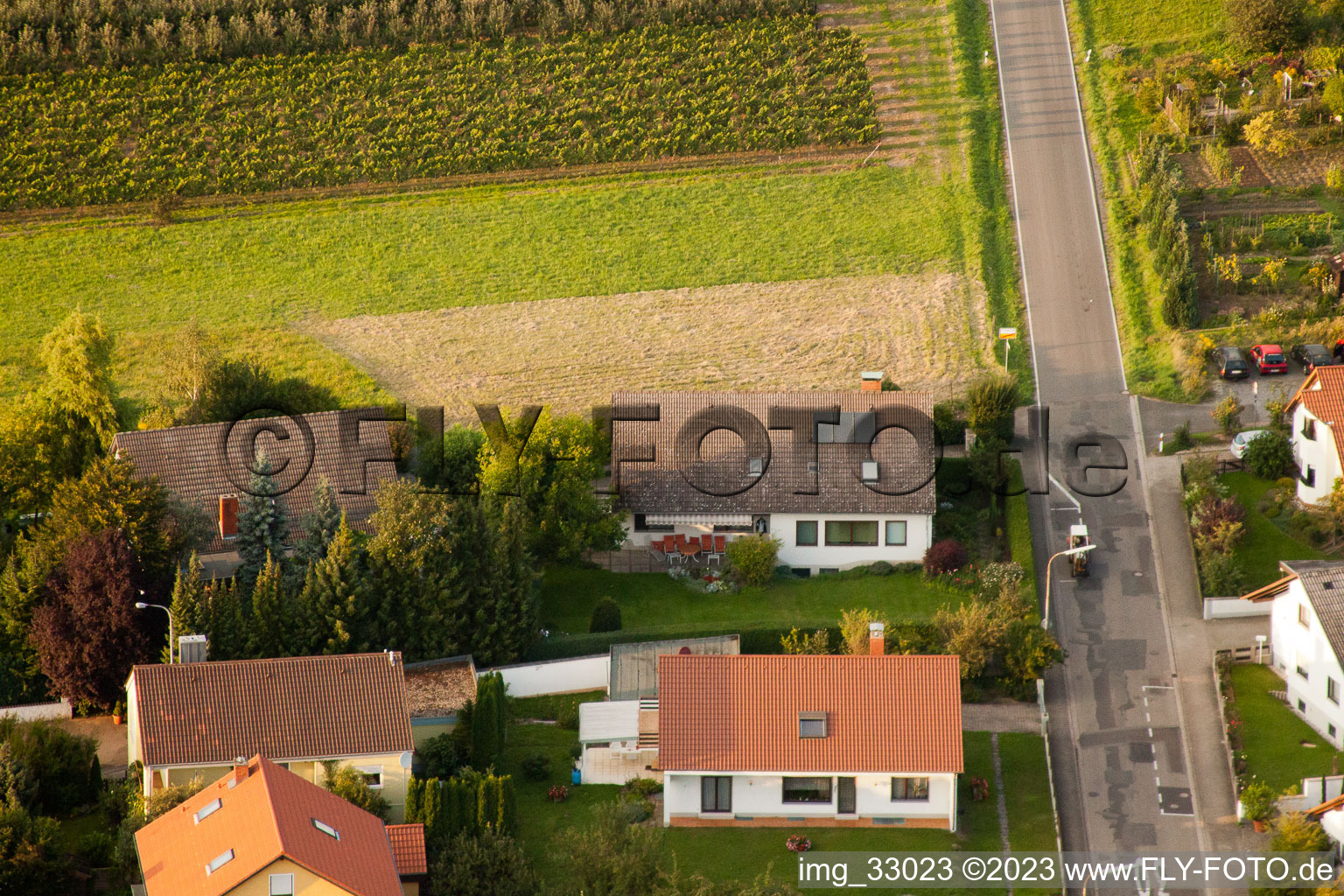 Vue aérienne de Sortie Böchinger Straße à le quartier Godramstein in Landau in der Pfalz dans le département Rhénanie-Palatinat, Allemagne