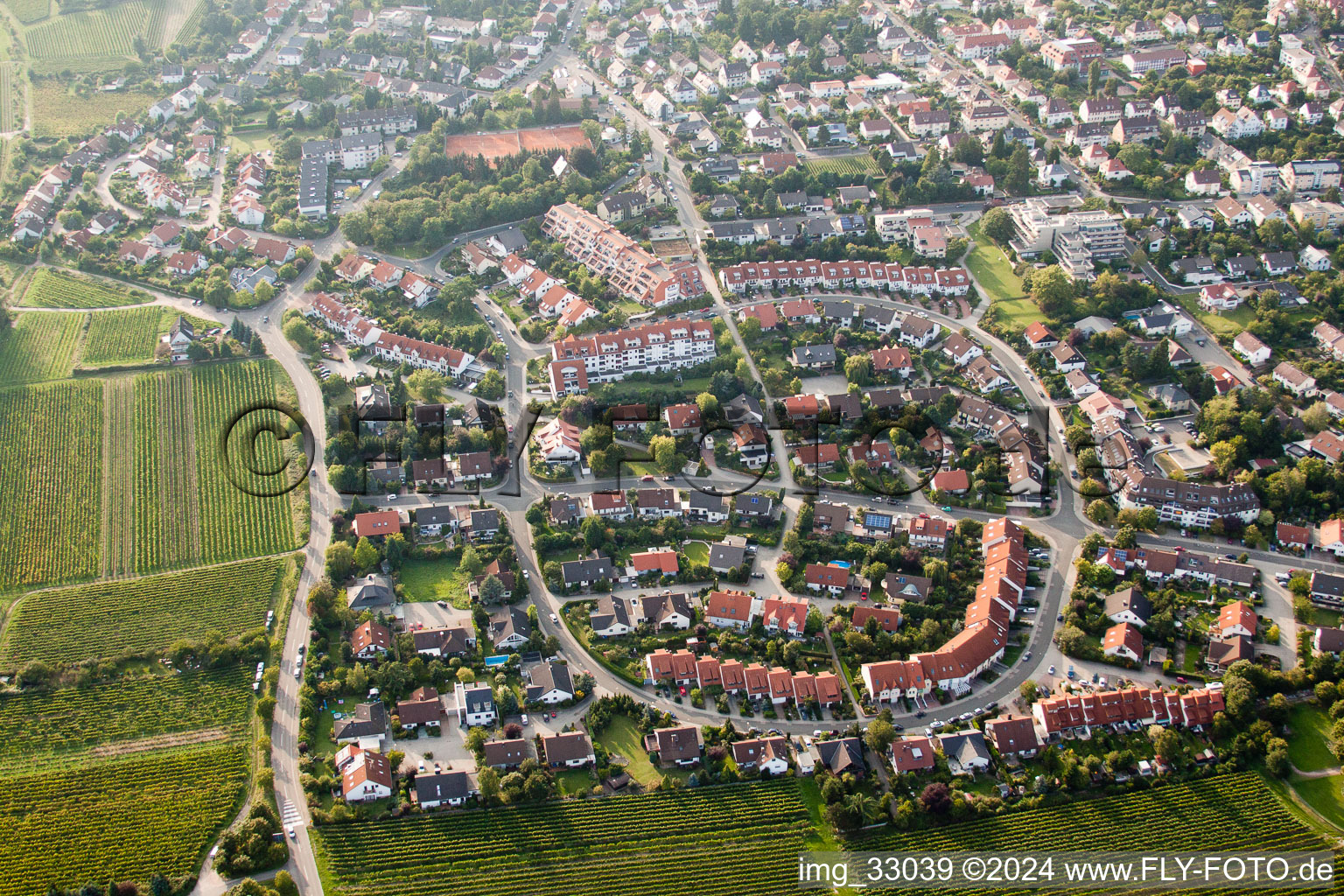 Vue aérienne de Quartier du Mâconring dans le quartier de Hambach à Neustadt an der Weinstraße dans le département Rhénanie-Palatinat, Allemagne