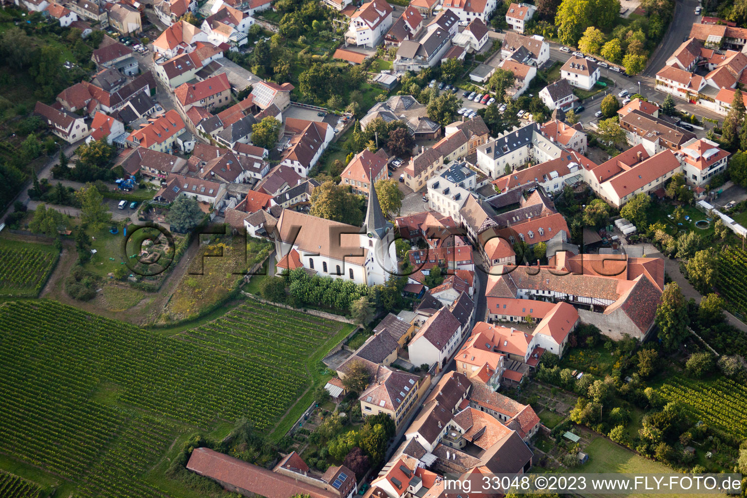 Vue aérienne de Jacques à le quartier Hambach an der Weinstraße in Neustadt an der Weinstraße dans le département Rhénanie-Palatinat, Allemagne