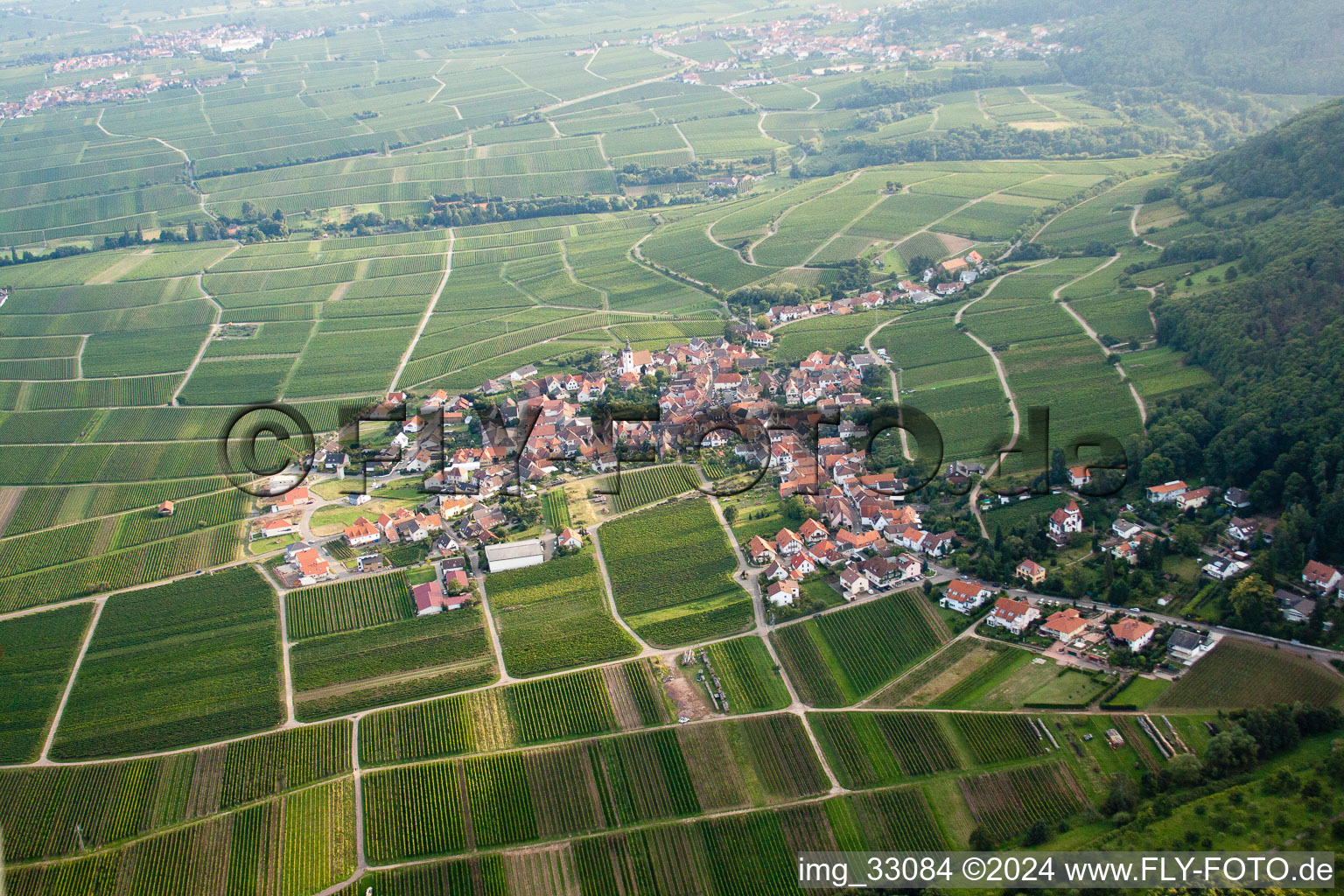 Vue aérienne de Du nord à Weyher in der Pfalz dans le département Rhénanie-Palatinat, Allemagne