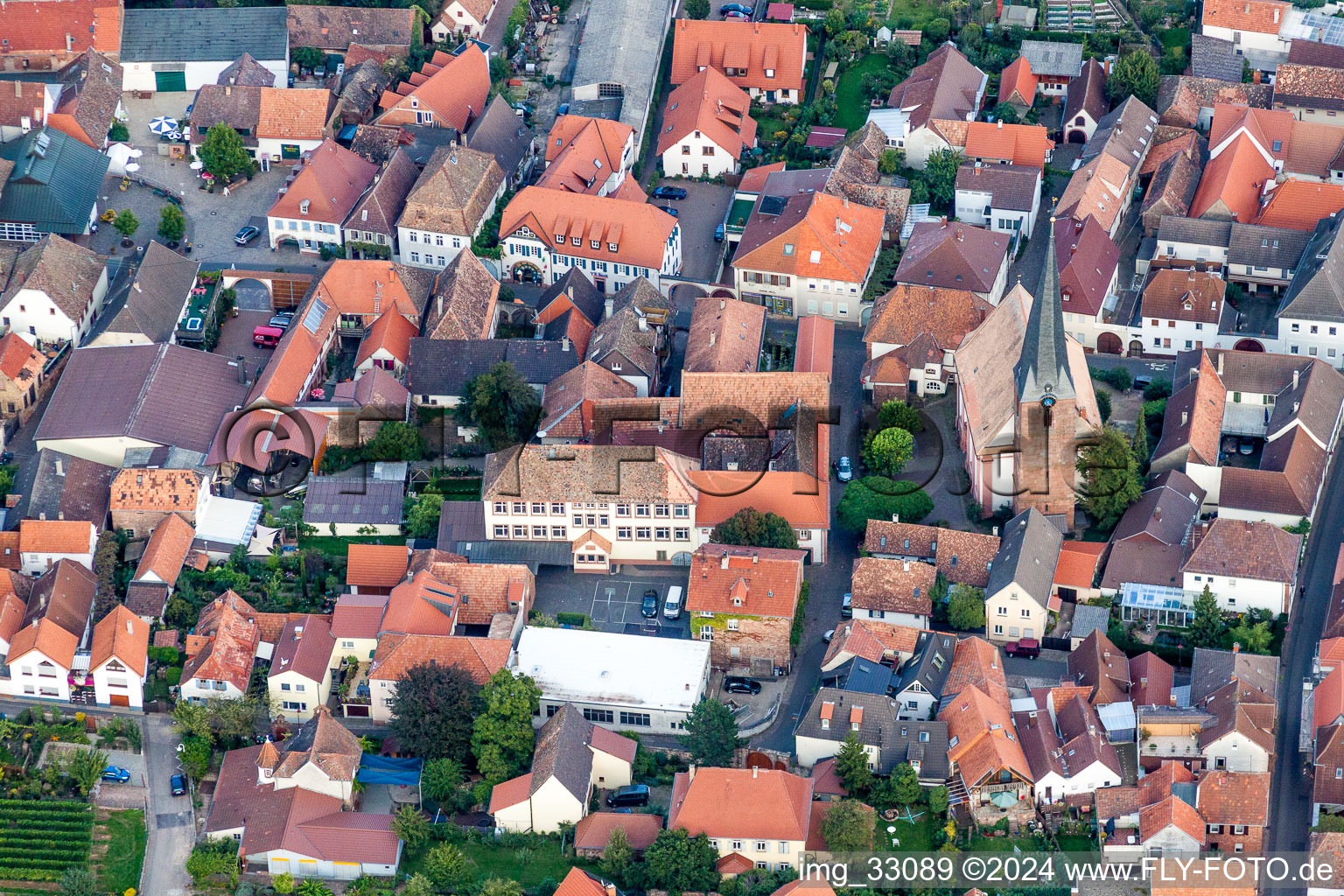 Vue aérienne de Quartier Rhodt in Rhodt unter Rietburg dans le département Rhénanie-Palatinat, Allemagne