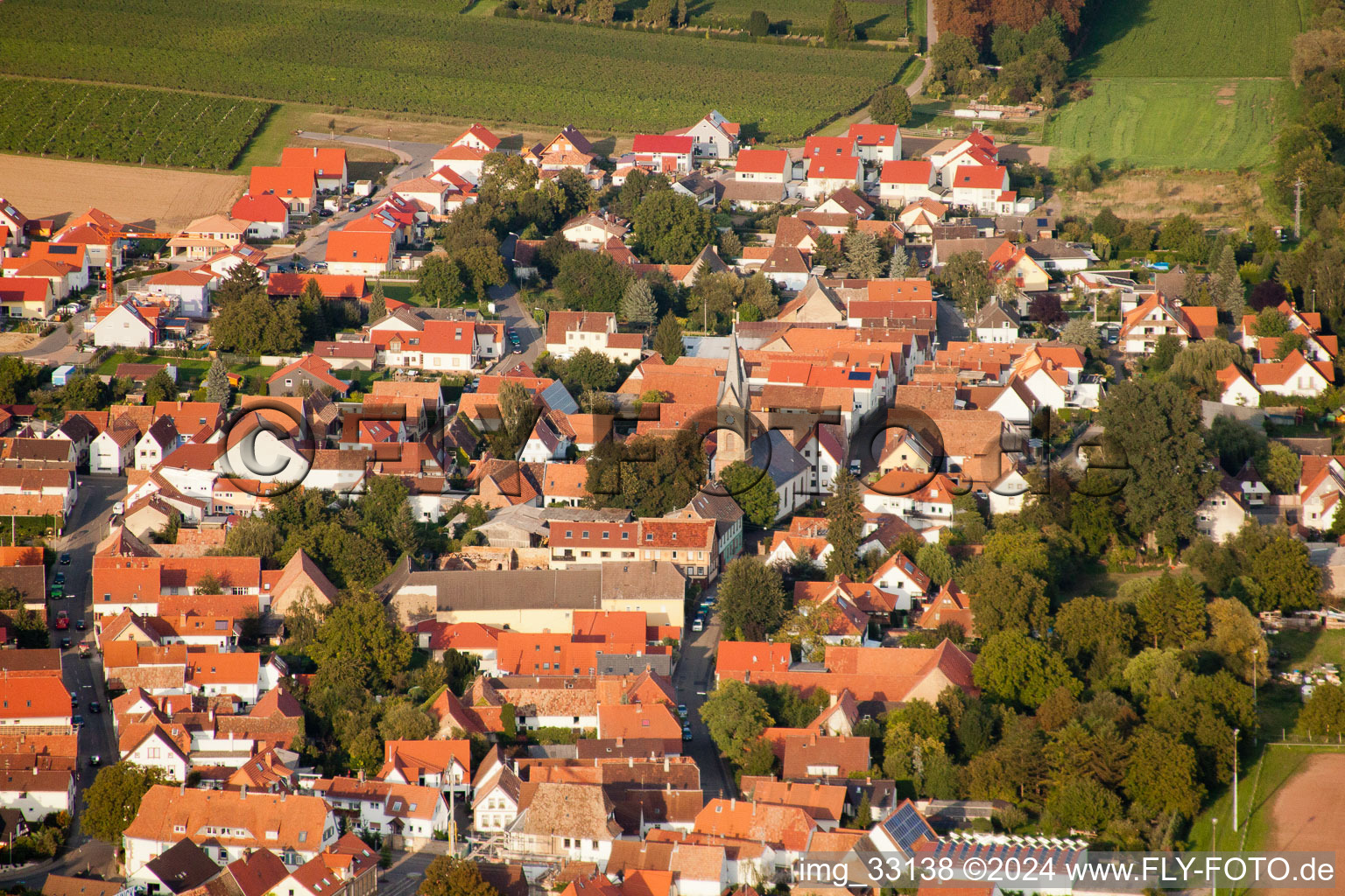 Essingen dans le département Rhénanie-Palatinat, Allemagne vue d'en haut