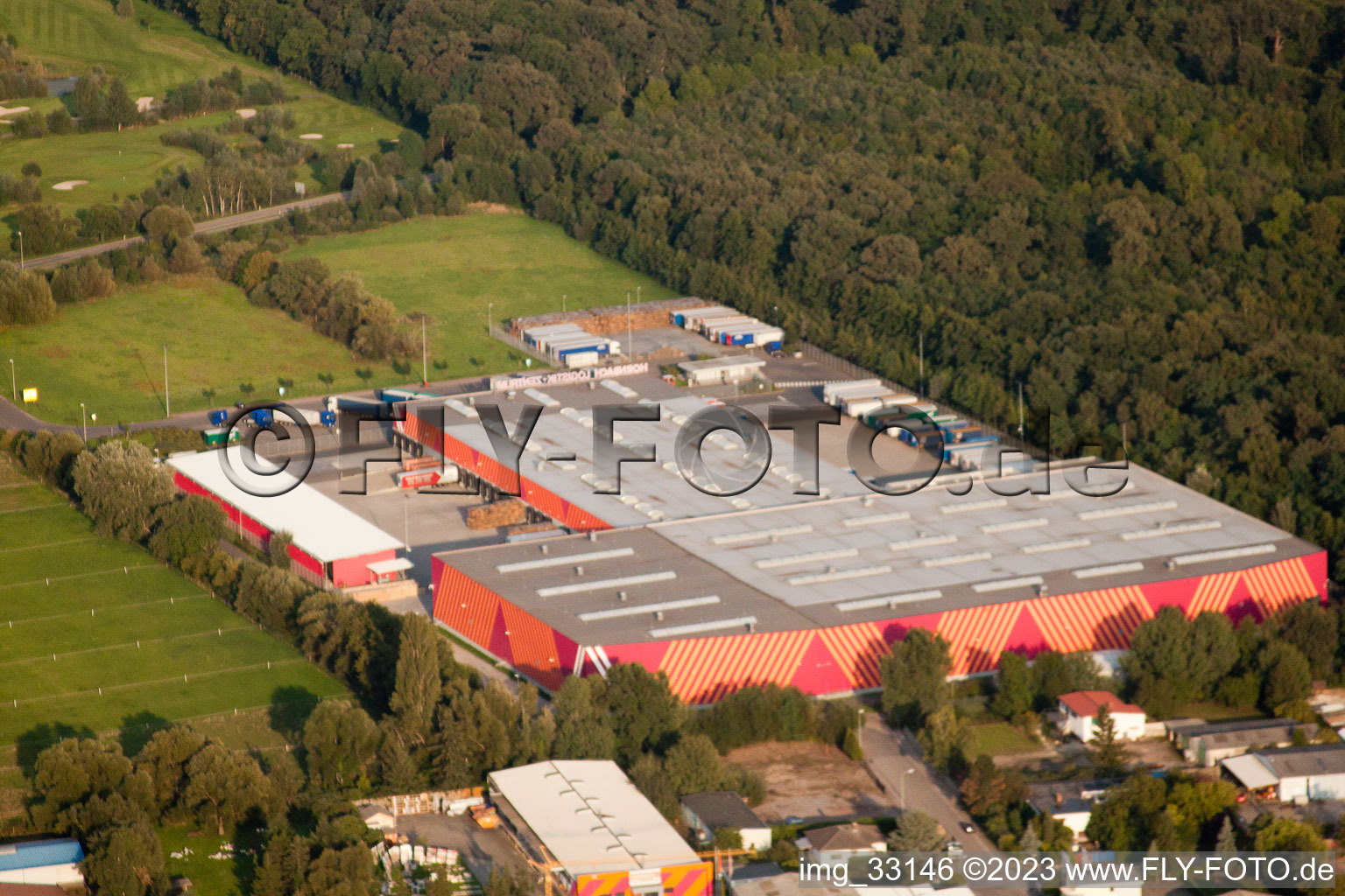 Photographie aérienne de Centre logistique de Hornbach à le quartier Dreihof in Essingen dans le département Rhénanie-Palatinat, Allemagne