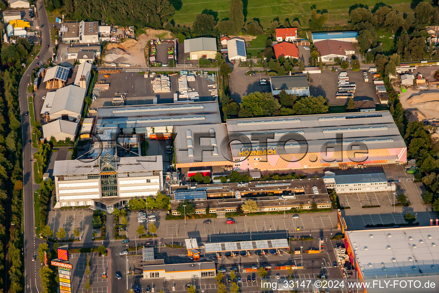 Vue aérienne de Centre de construction de Hornbach à le quartier Dreihof in Bornheim dans le département Rhénanie-Palatinat, Allemagne