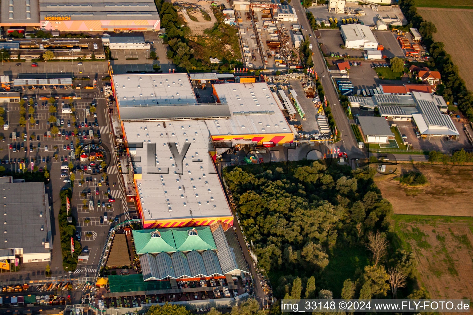 Photographie aérienne de Centre de construction de Hornbach à Bornheim dans le département Rhénanie-Palatinat, Allemagne