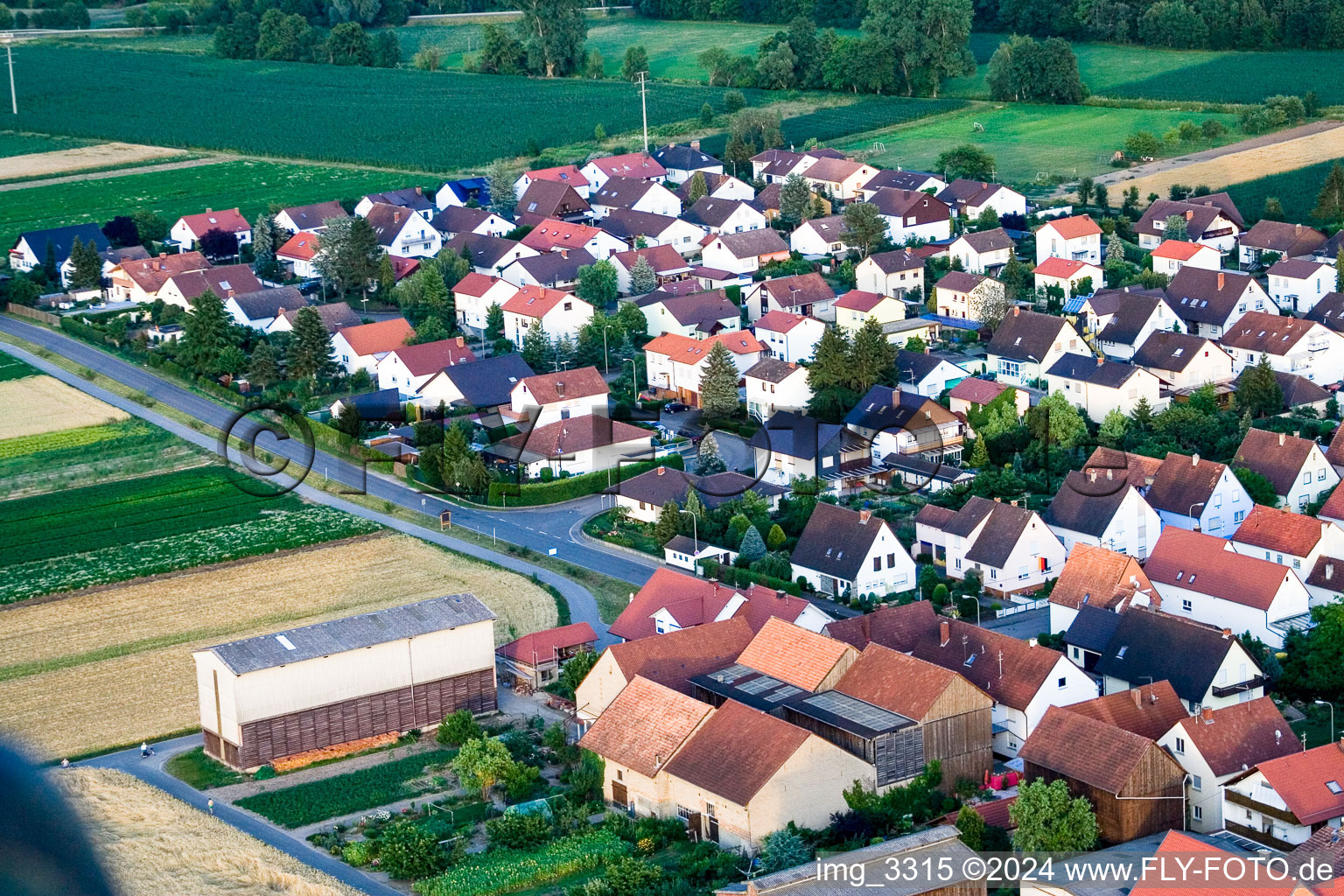 Vue aérienne de Maxstr à Hatzenbühl dans le département Rhénanie-Palatinat, Allemagne