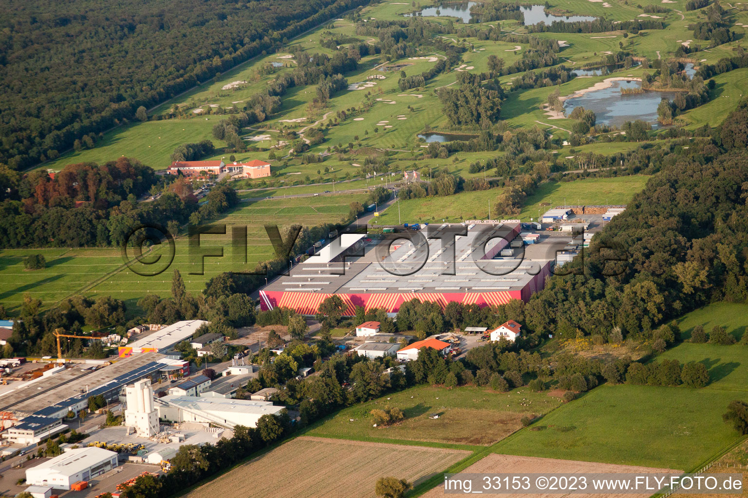 Vue oblique de Centre logistique de Hornbach à le quartier Dreihof in Essingen dans le département Rhénanie-Palatinat, Allemagne