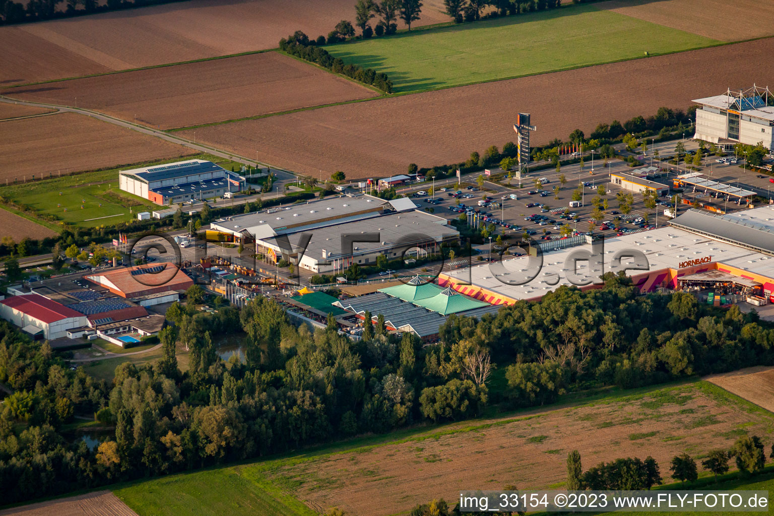 Vue aérienne de Centre de construction de Hornbach à le quartier Dreihof in Bornheim dans le département Rhénanie-Palatinat, Allemagne