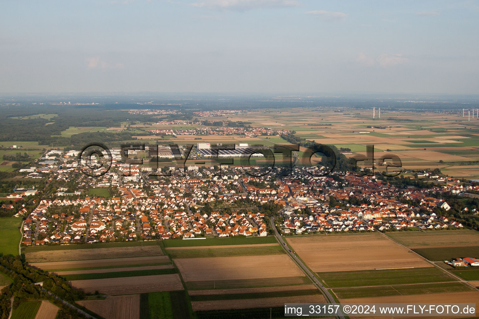 Vue aérienne de De l'ouest à Offenbach an der Queich dans le département Rhénanie-Palatinat, Allemagne