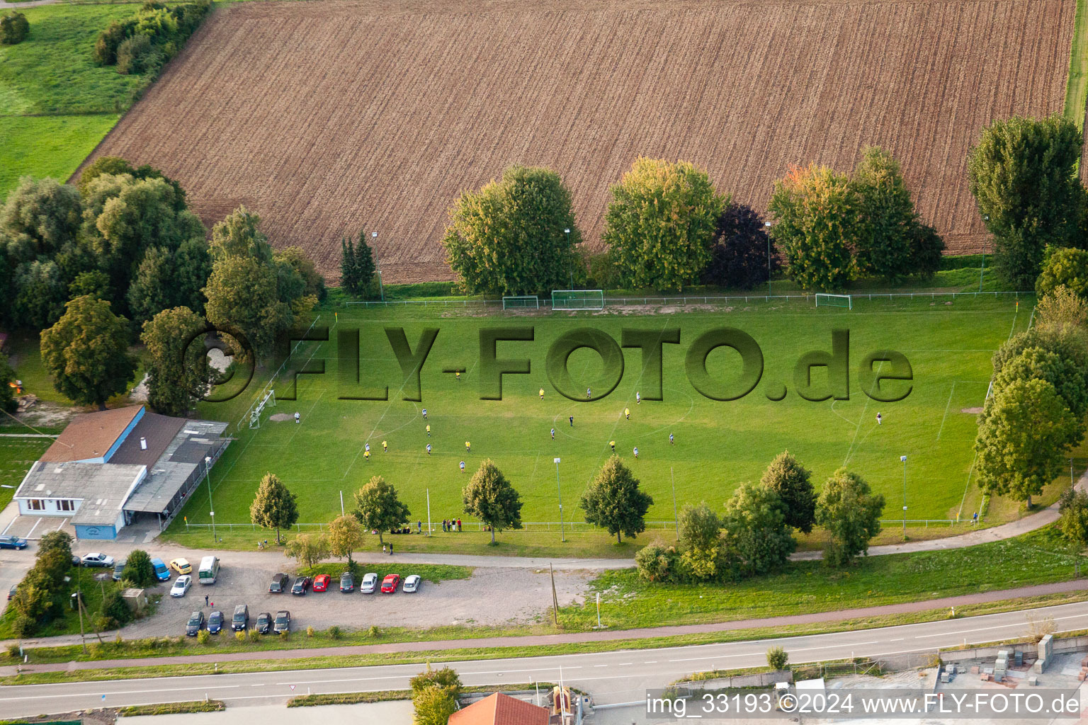 Vue aérienne de Terrain de football à Rohrbach dans le département Rhénanie-Palatinat, Allemagne