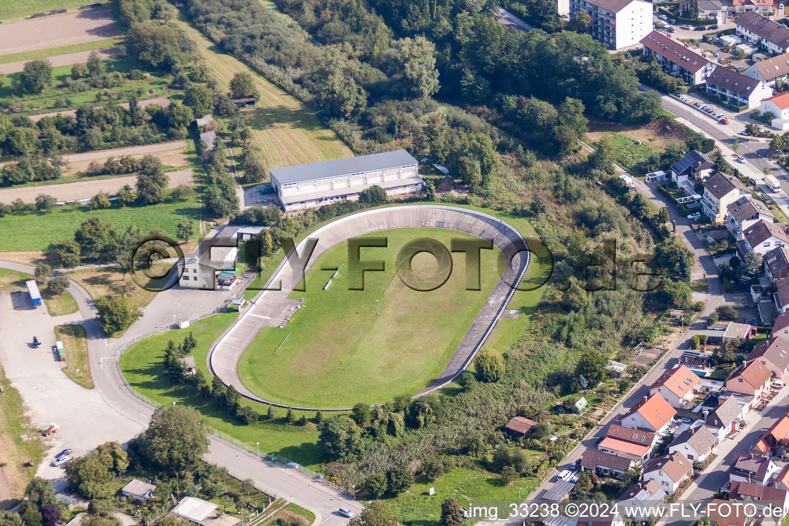 Vue aérienne de Stade de l'hippodrome RV Badenia Linkenheim à le quartier Linkenheim in Linkenheim-Hochstetten dans le département Bade-Wurtemberg, Allemagne