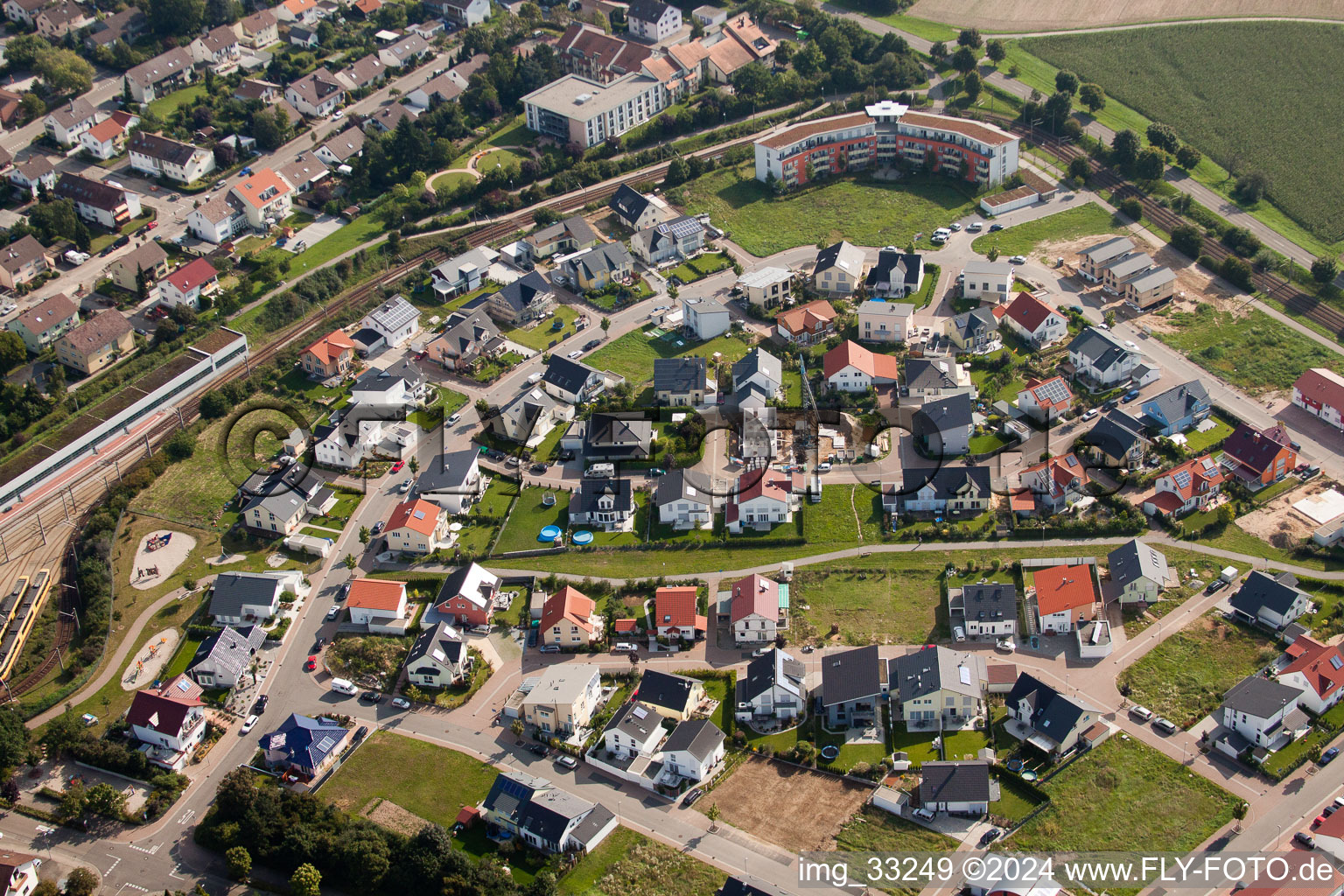 Vue aérienne de Linkenheim, Europaring à le quartier Hochstetten in Linkenheim-Hochstetten dans le département Bade-Wurtemberg, Allemagne