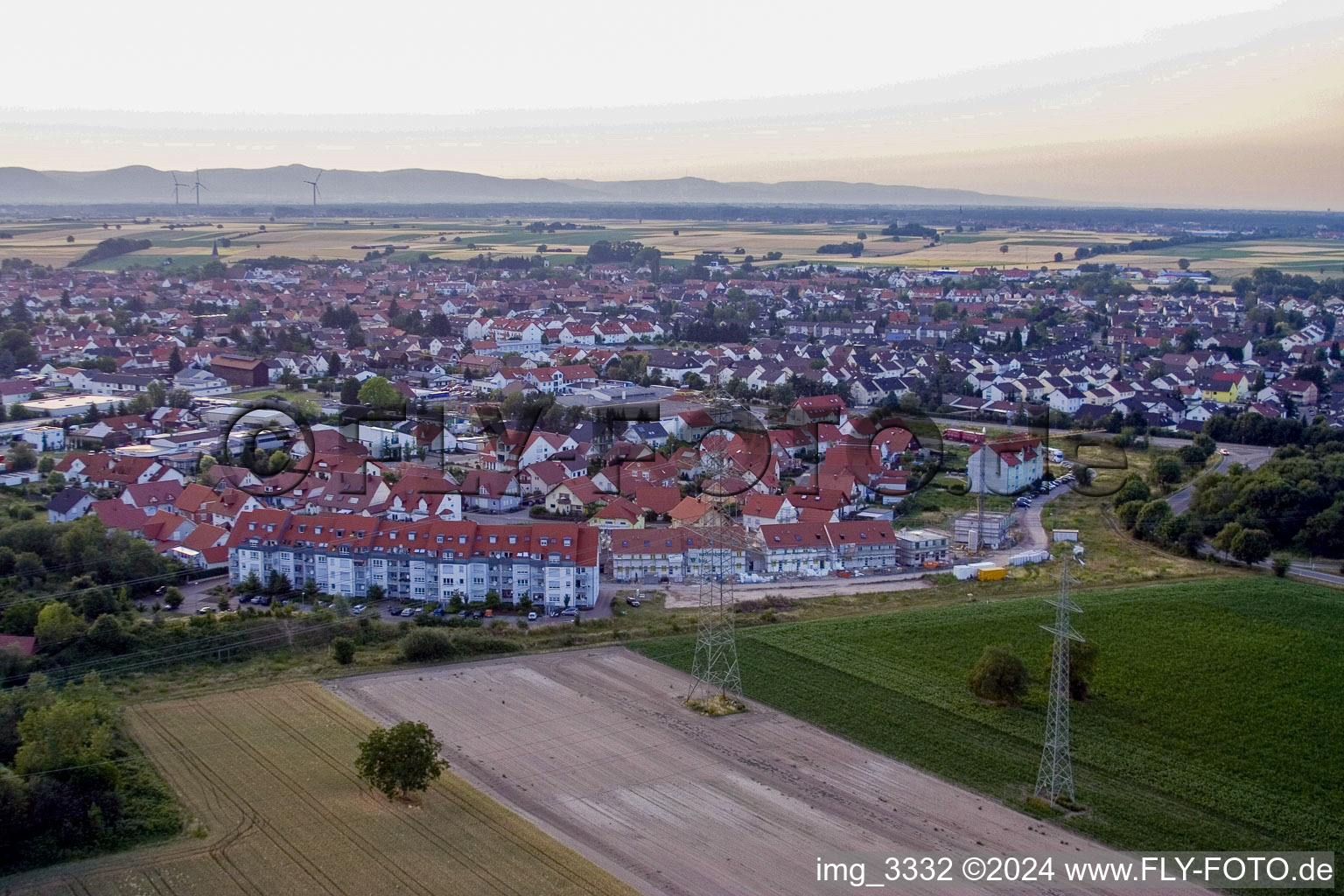 Vue aérienne de De l'est à Rülzheim dans le département Rhénanie-Palatinat, Allemagne