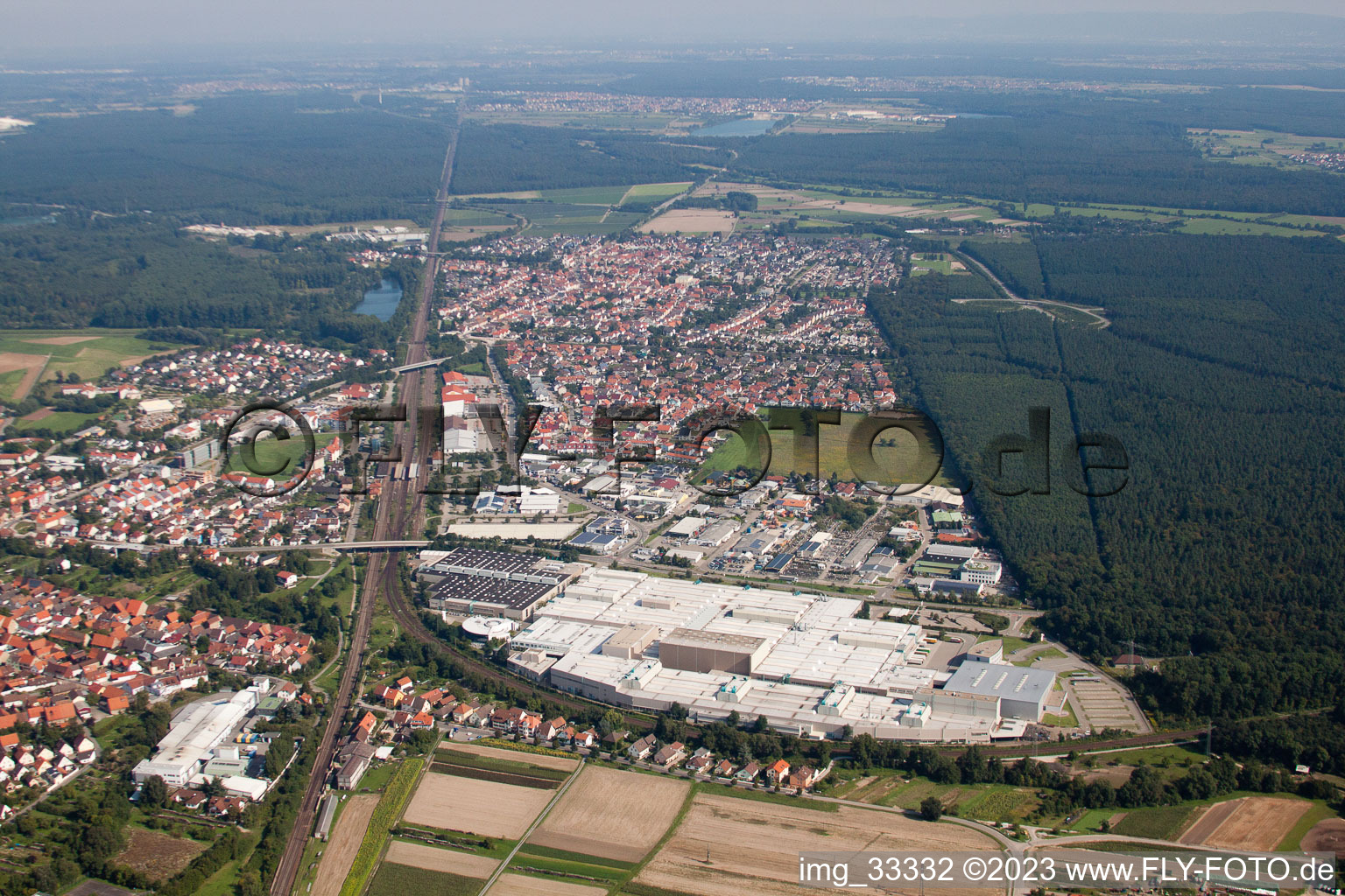 Quartier Graben in Graben-Neudorf dans le département Bade-Wurtemberg, Allemagne du point de vue du drone