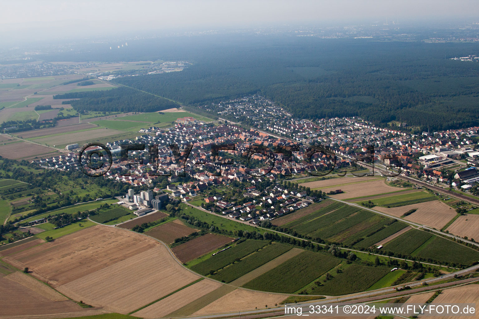 Quartier Friedrichstal in Stutensee dans le département Bade-Wurtemberg, Allemagne vue du ciel