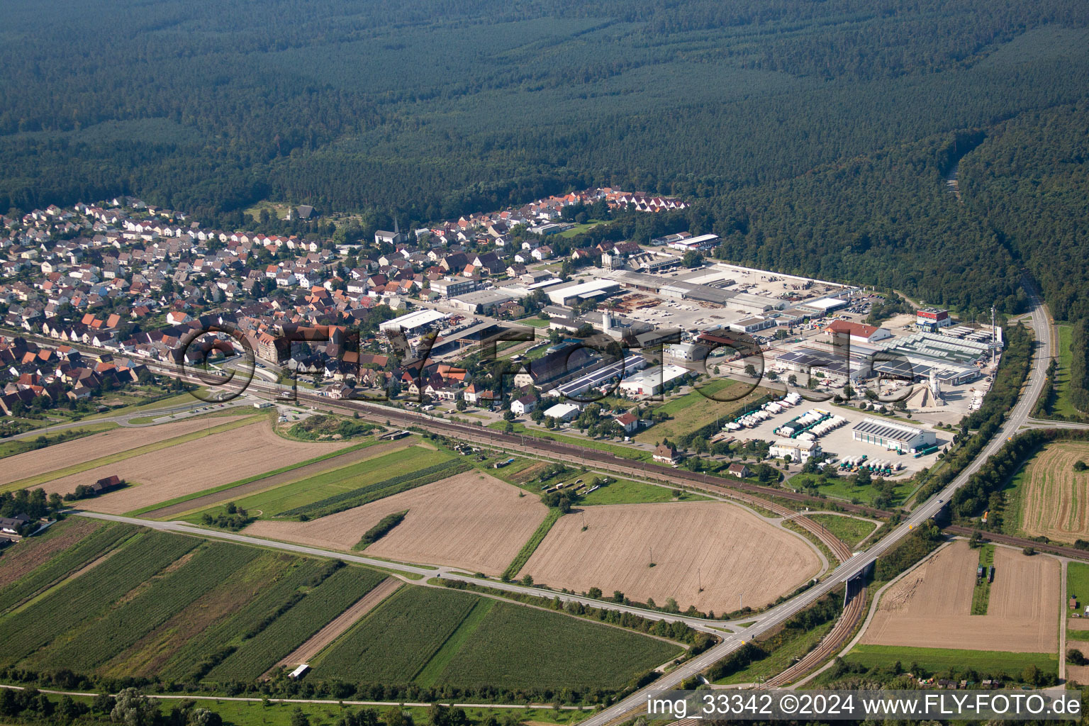 Vue aérienne de Zone industrielle à le quartier Friedrichstal in Stutensee dans le département Bade-Wurtemberg, Allemagne