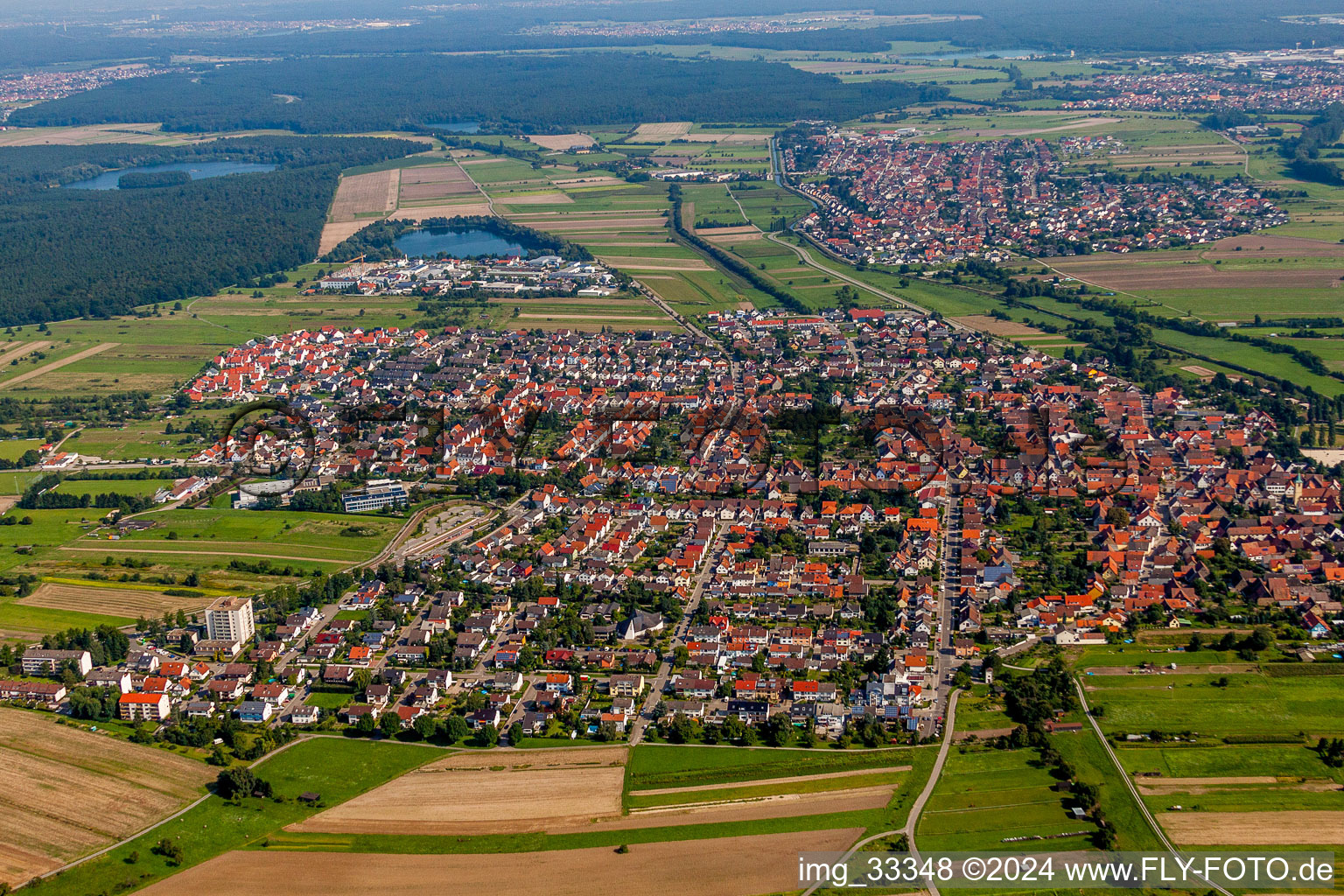 Photographie aérienne de Vue des rues et des maisons des quartiers résidentiels à le quartier Spöck in Stutensee dans le département Bade-Wurtemberg, Allemagne