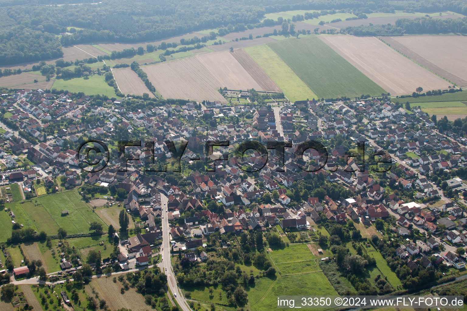 Vue aérienne de De l'ouest à le quartier Staffort in Stutensee dans le département Bade-Wurtemberg, Allemagne