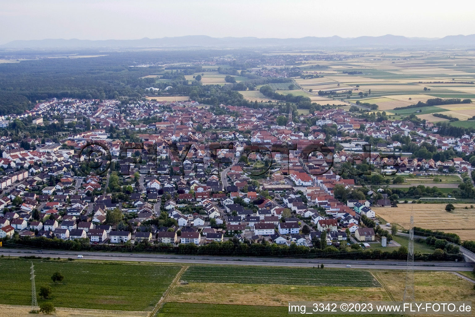 Vue aérienne de De l'est à Rülzheim dans le département Rhénanie-Palatinat, Allemagne