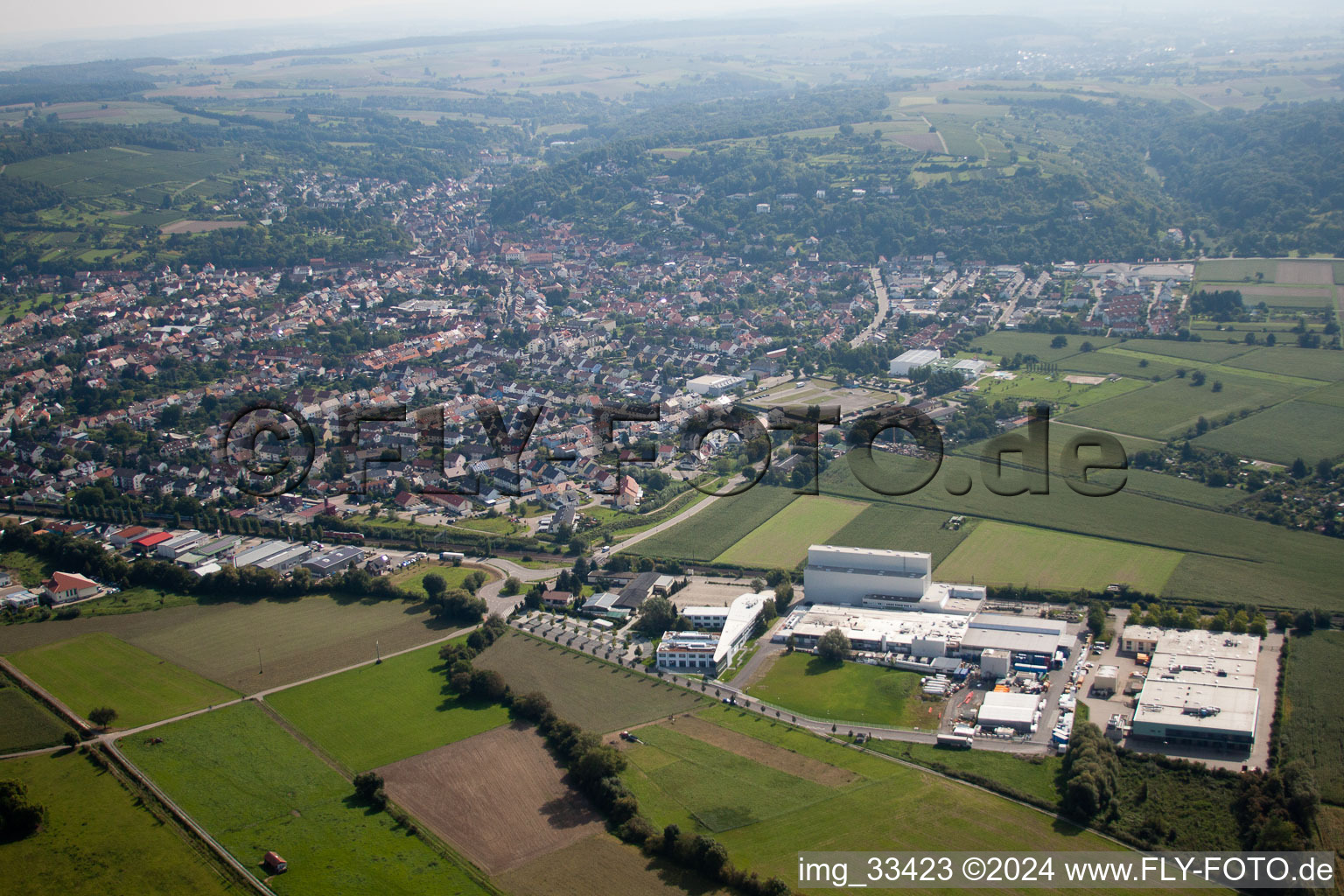 Sites de production du producteur chimique KLEBCHEMIE MG Becker GmbH & Co. KG à Weingarten dans le département Bade-Wurtemberg, Allemagne vue d'en haut