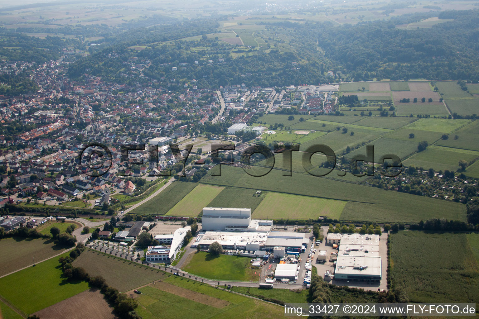 Vue d'oiseau de Sites de production du producteur chimique KLEBCHEMIE MG Becker GmbH & Co. KG à Weingarten dans le département Bade-Wurtemberg, Allemagne