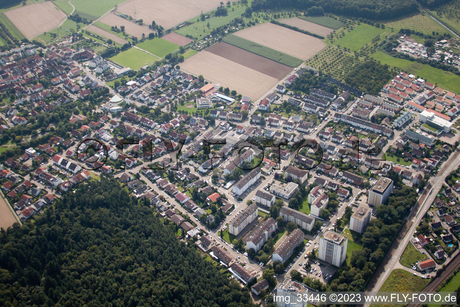 Vue aérienne de Chemin des pins à le quartier Büchig in Stutensee dans le département Bade-Wurtemberg, Allemagne
