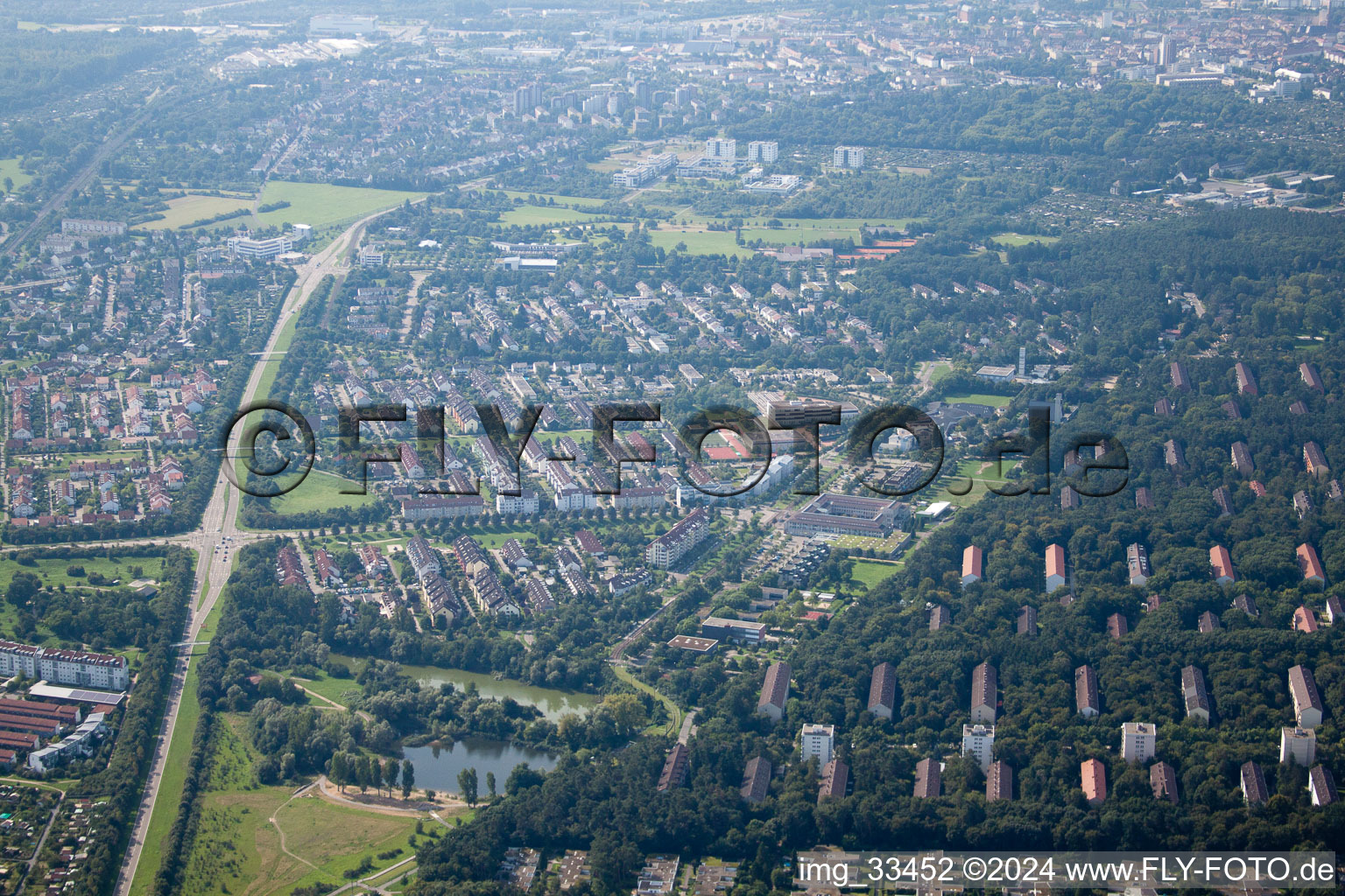 Quartier Waldstadt in Karlsruhe dans le département Bade-Wurtemberg, Allemagne d'en haut