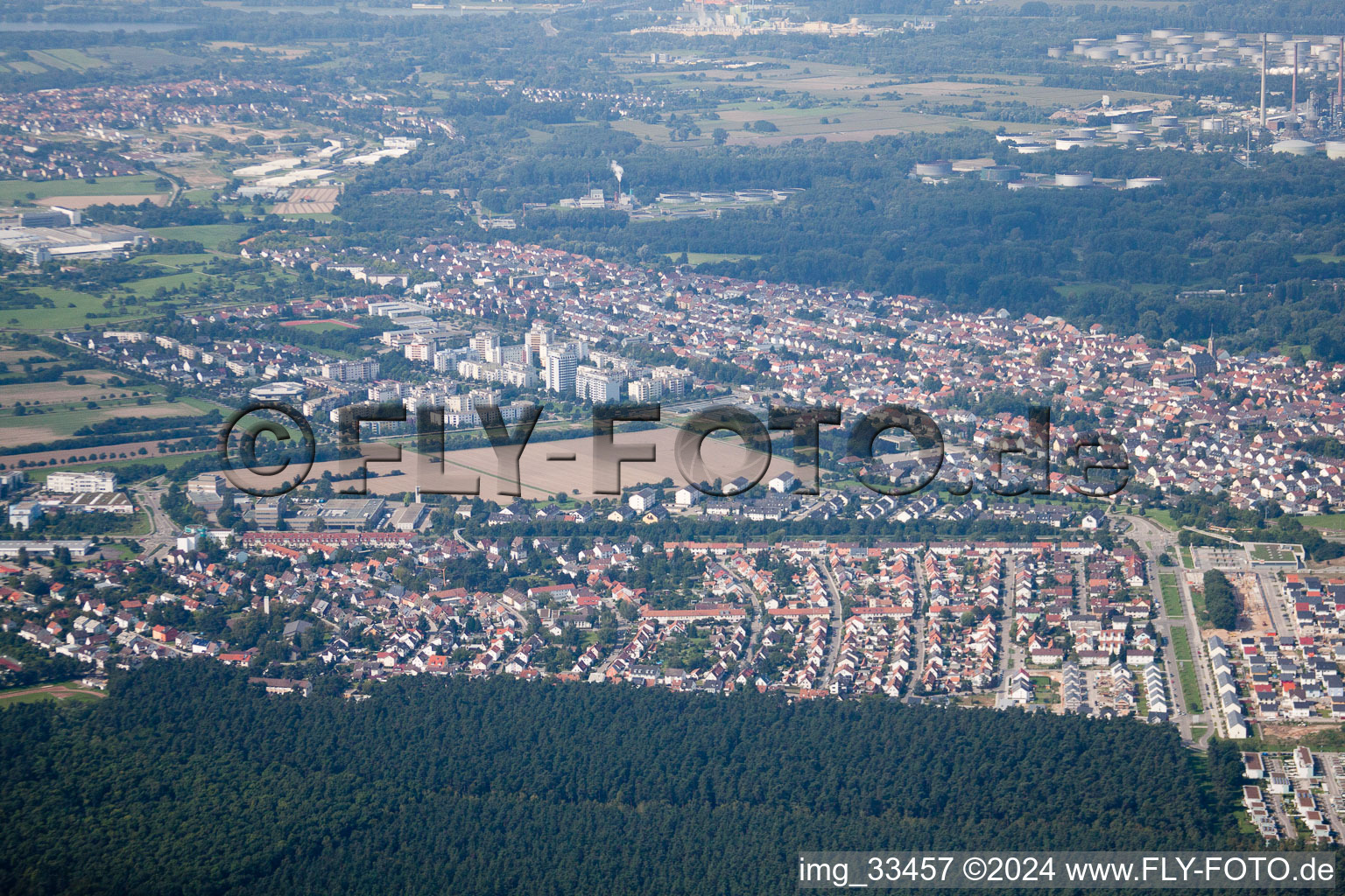 Quartier Neureut in Karlsruhe dans le département Bade-Wurtemberg, Allemagne depuis l'avion