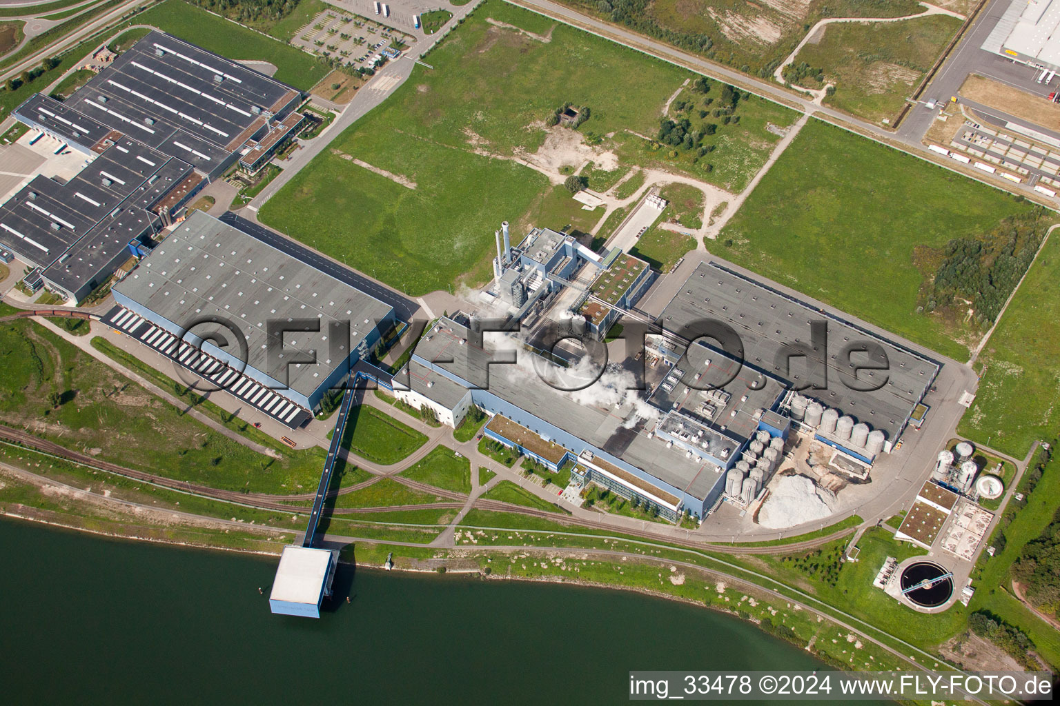 Vue aérienne de Usine de papier Palme dans la zone industrielle et commerciale à Wörth am Rhein dans le département Rhénanie-Palatinat, Allemagne