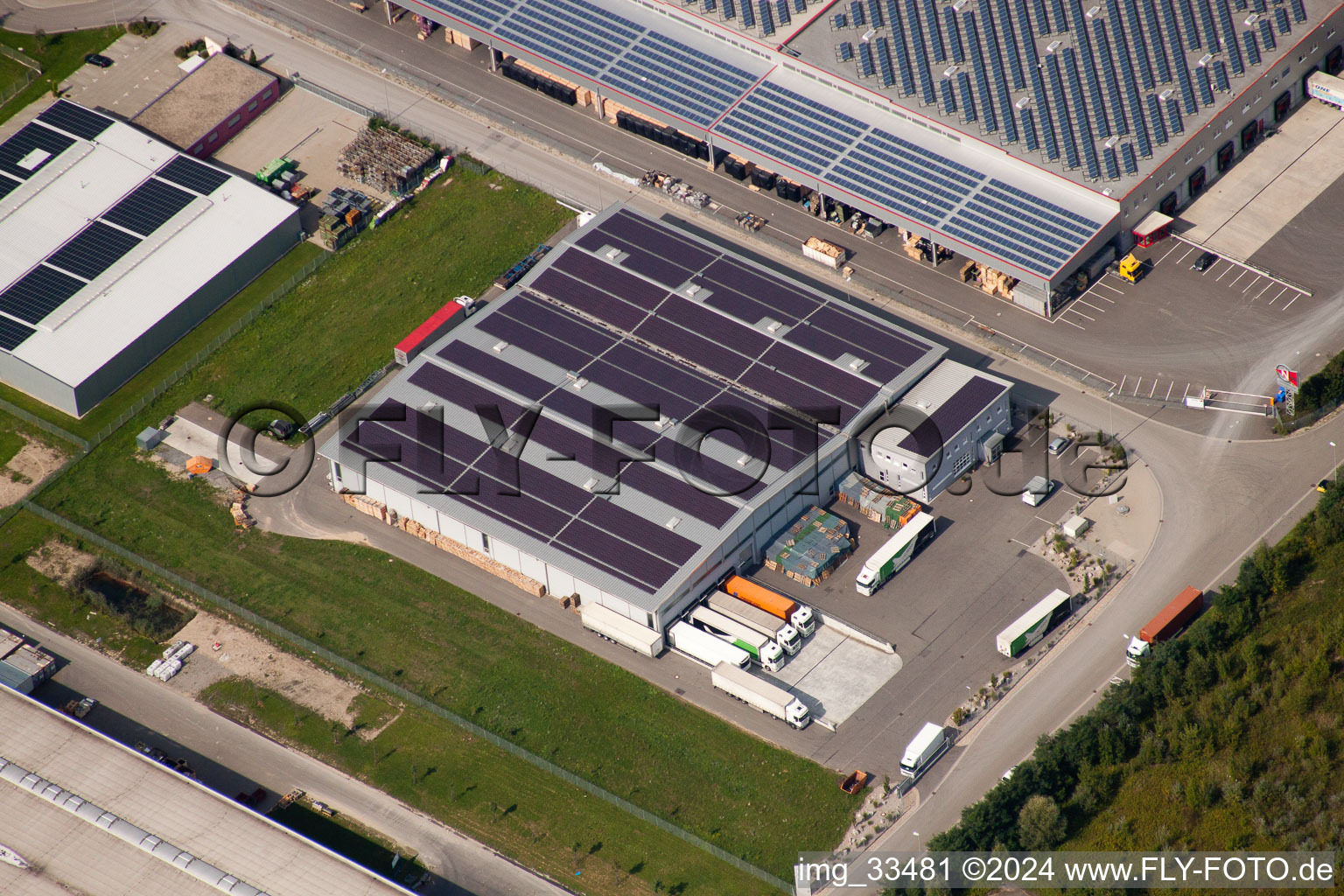 Vue aérienne de Zone industrielle d'Oberwald, entreprises de logistique à Wörth am Rhein dans le département Rhénanie-Palatinat, Allemagne