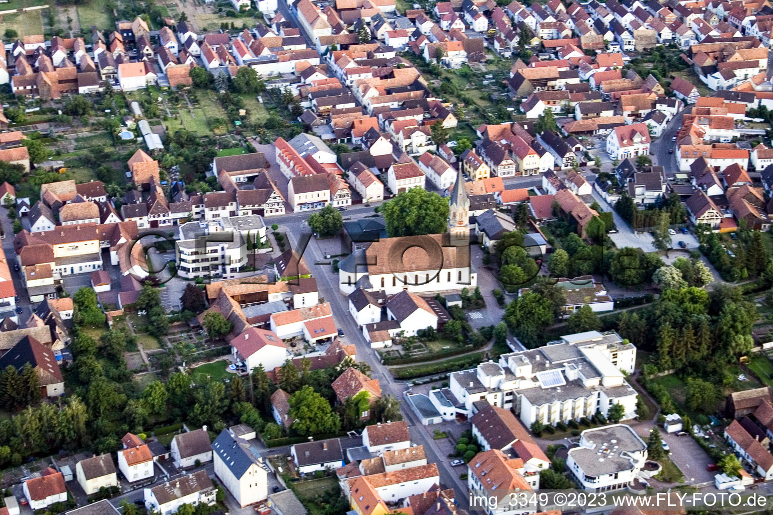 Vue aérienne de Église à Rülzheim dans le département Rhénanie-Palatinat, Allemagne