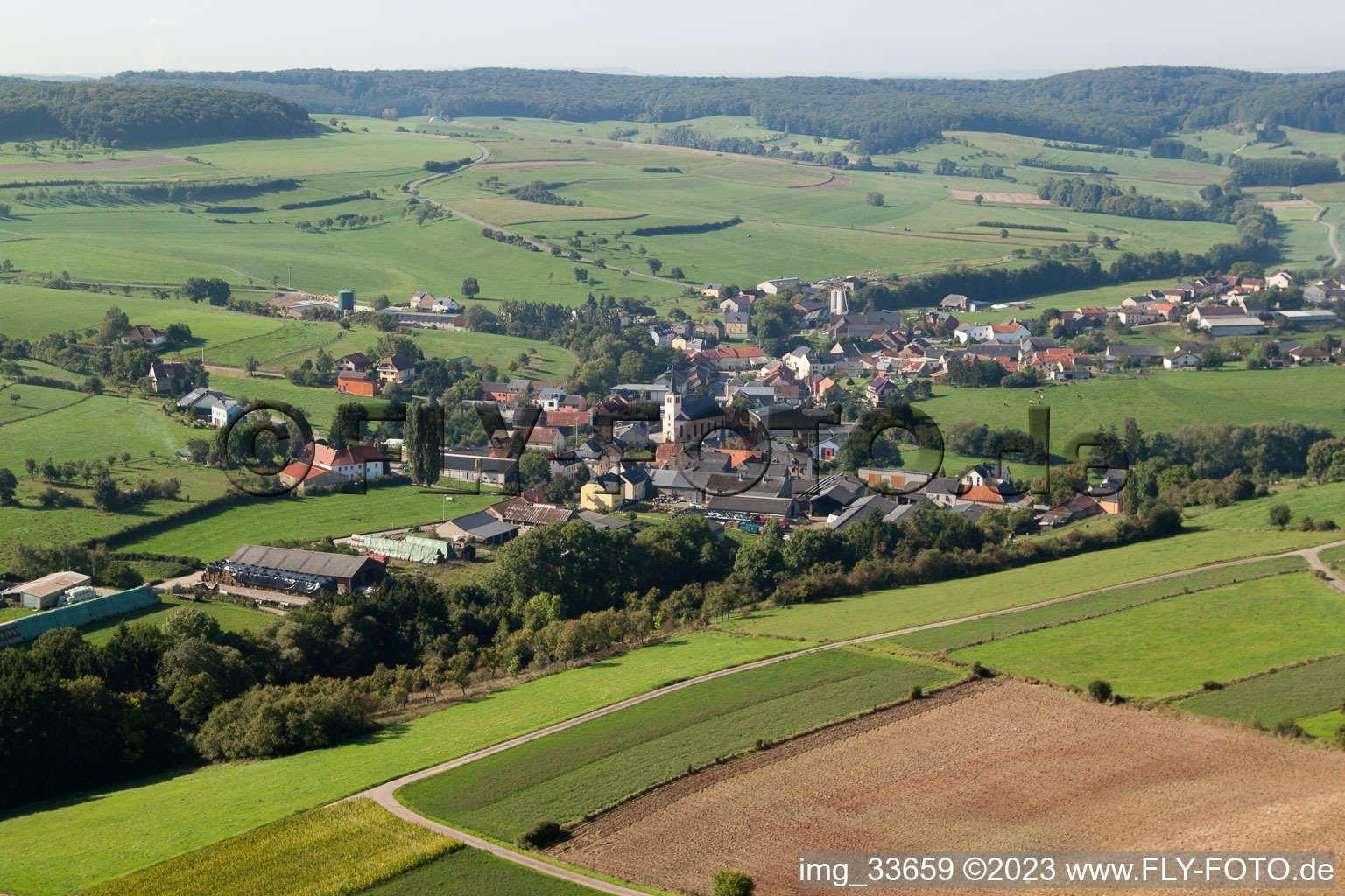 Vue aérienne de Osweiler dans le département Greiwemacher, Luxembourg
