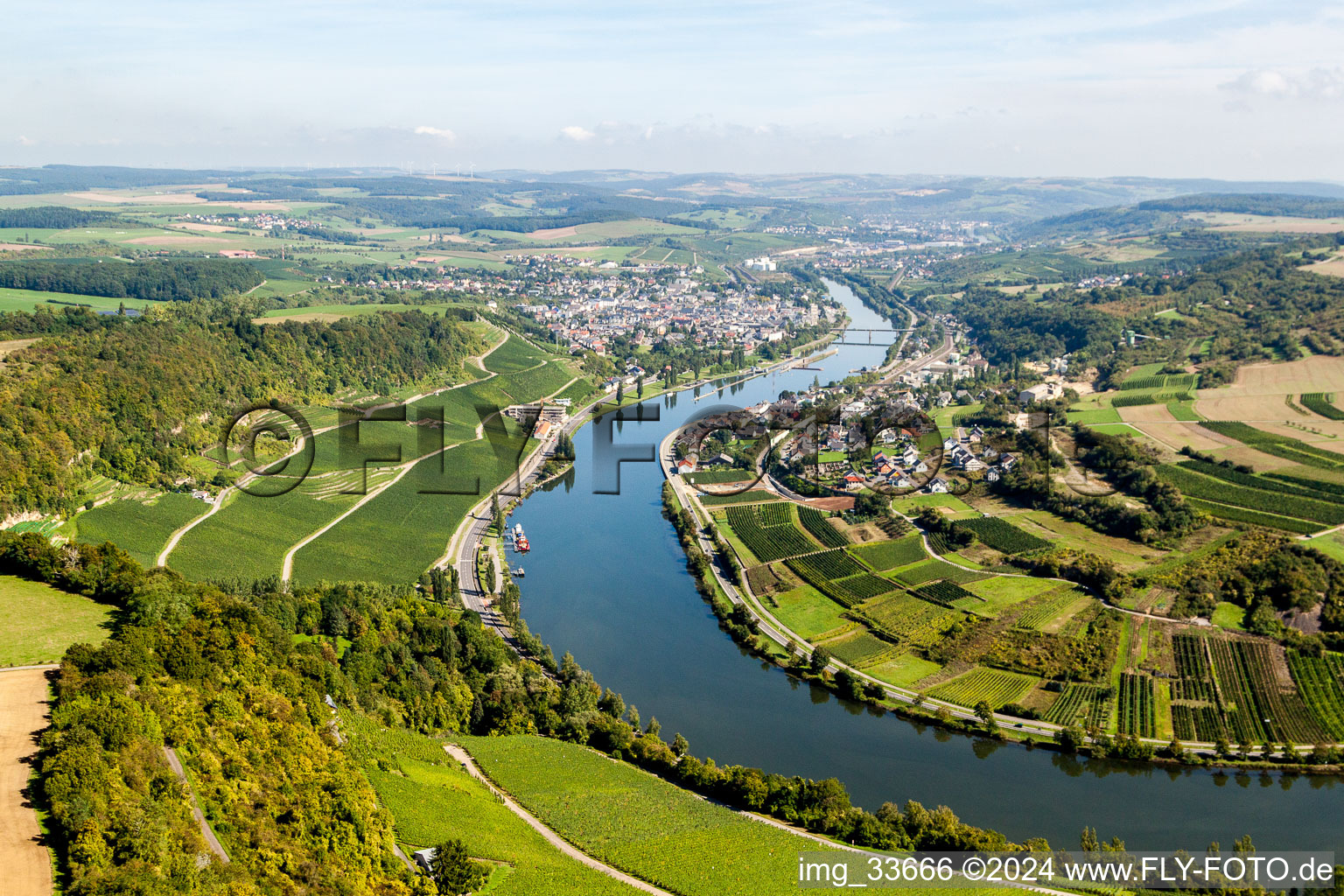 Vue aérienne de Les berges de la Moselle à Wellen dans le département Rhénanie-Palatinat, Allemagne
