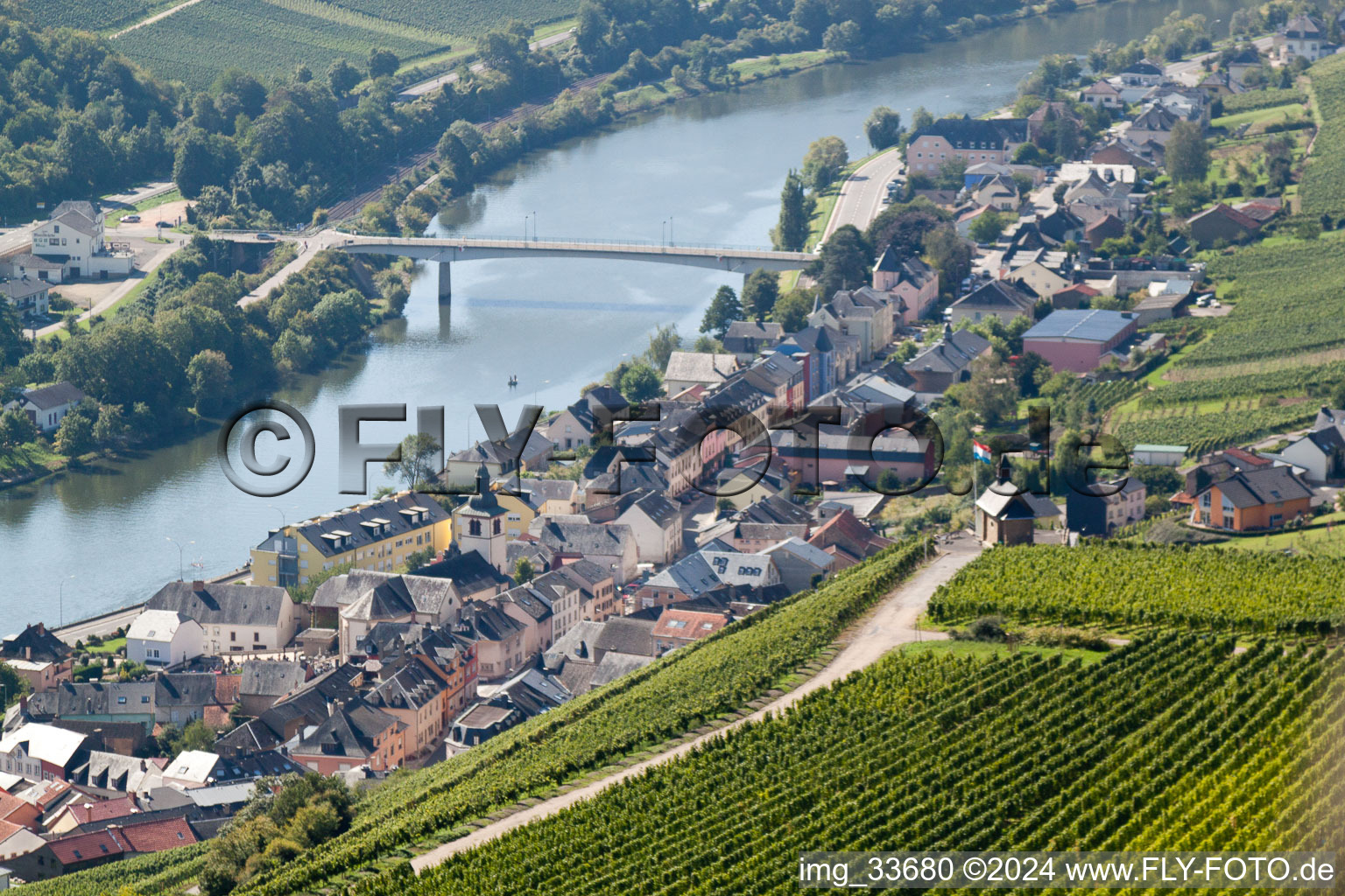 Vue aérienne de Wormeldange dans le département Greiwemacher, Luxembourg