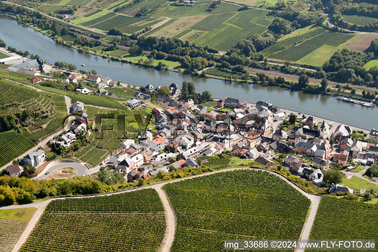 Vue oblique de Wormeldange dans le département Greiwemacher, Luxembourg