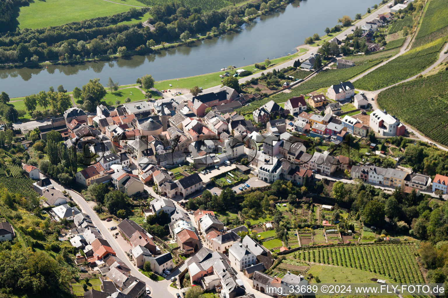 Wormeldange dans le département Greiwemacher, Luxembourg vue d'en haut