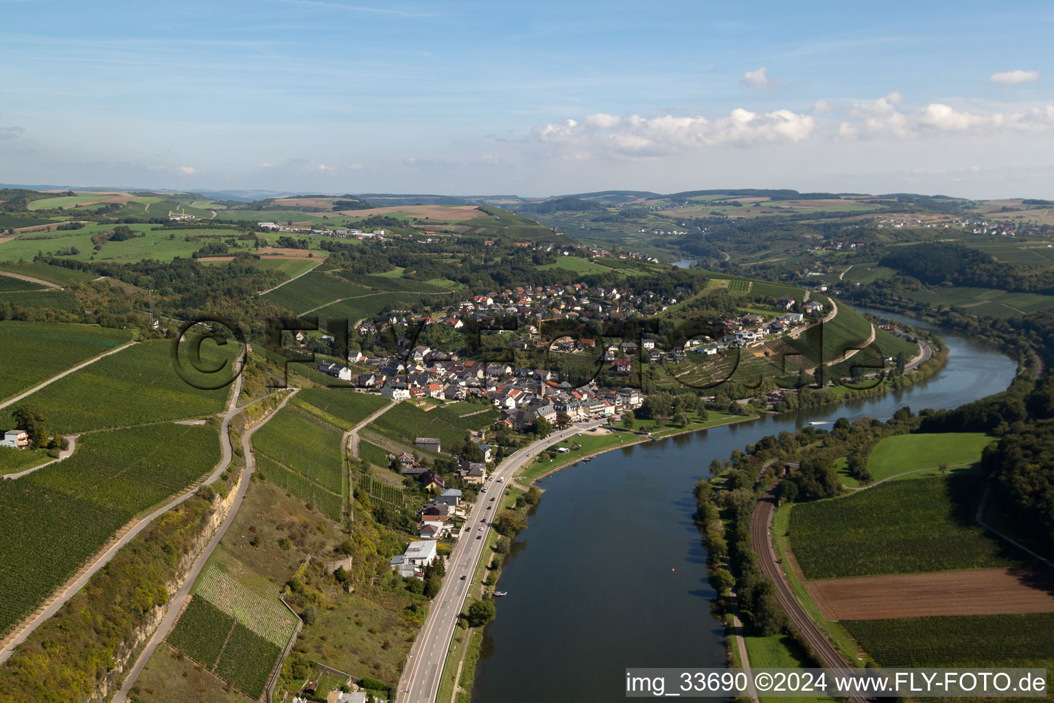 Wormeldange dans le département Greiwemacher, Luxembourg depuis l'avion